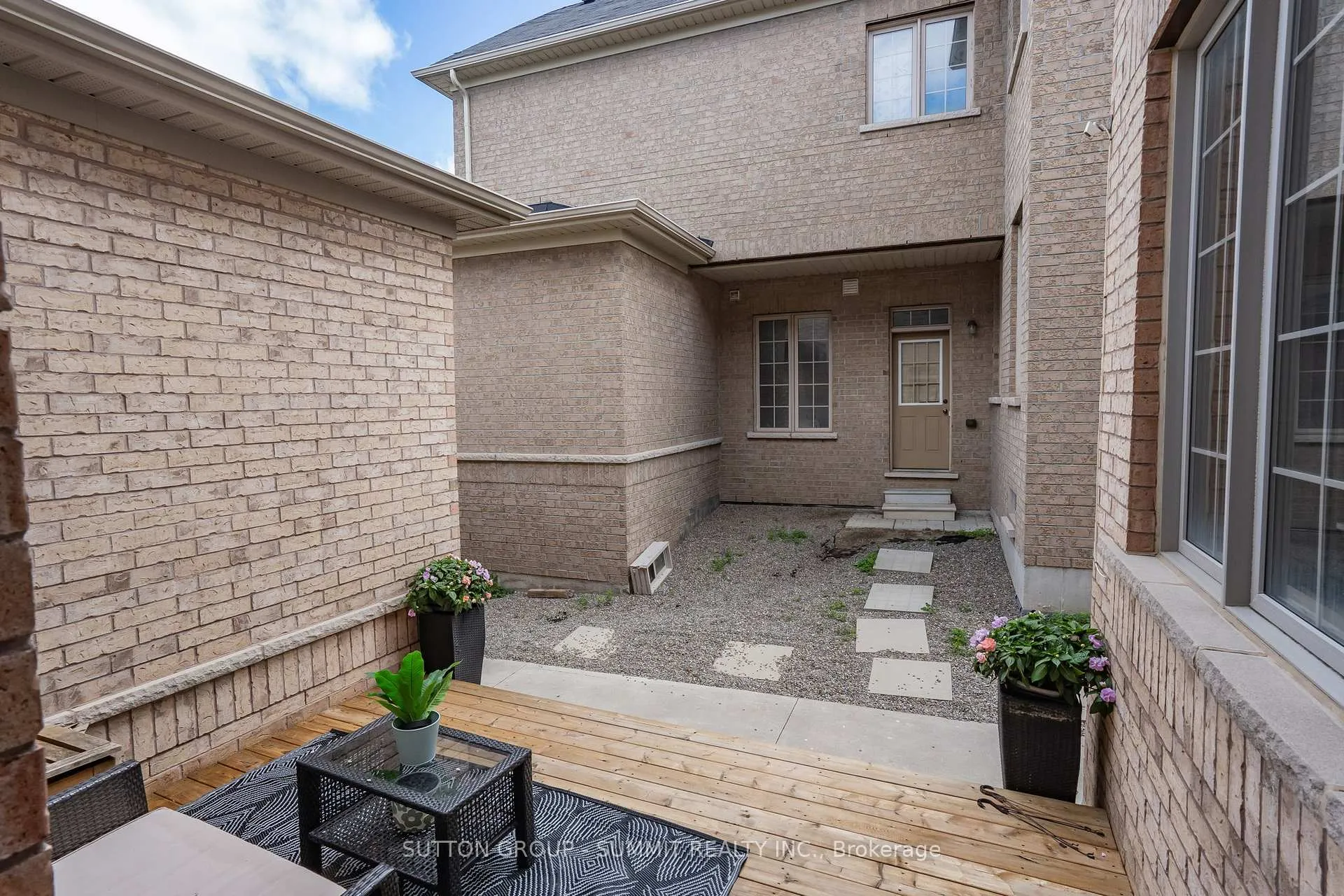 Photo 46 of 50 Bonnie Braes Drive, Brampton, Credit Valley — HOMEH