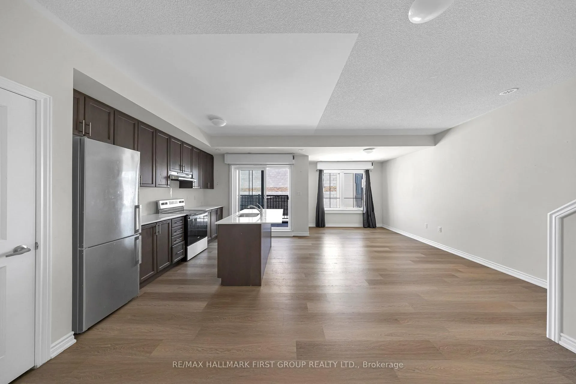 Photo 4 of Unit 7, 490 Beresford Path, Oshawa, Central — HOMEH