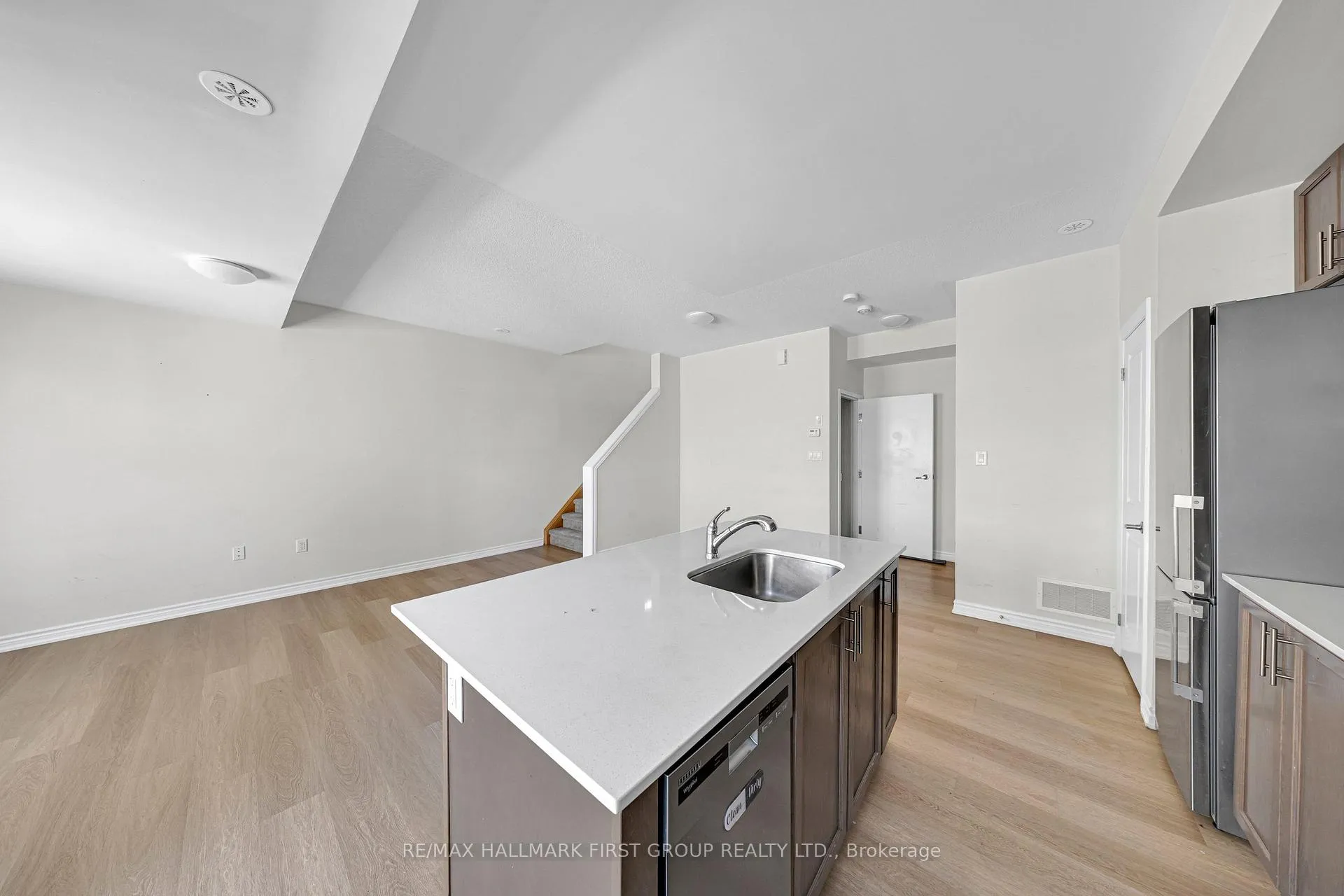 Photo 11 of Unit 7, 490 Beresford Path, Oshawa, Central — HOMEH
