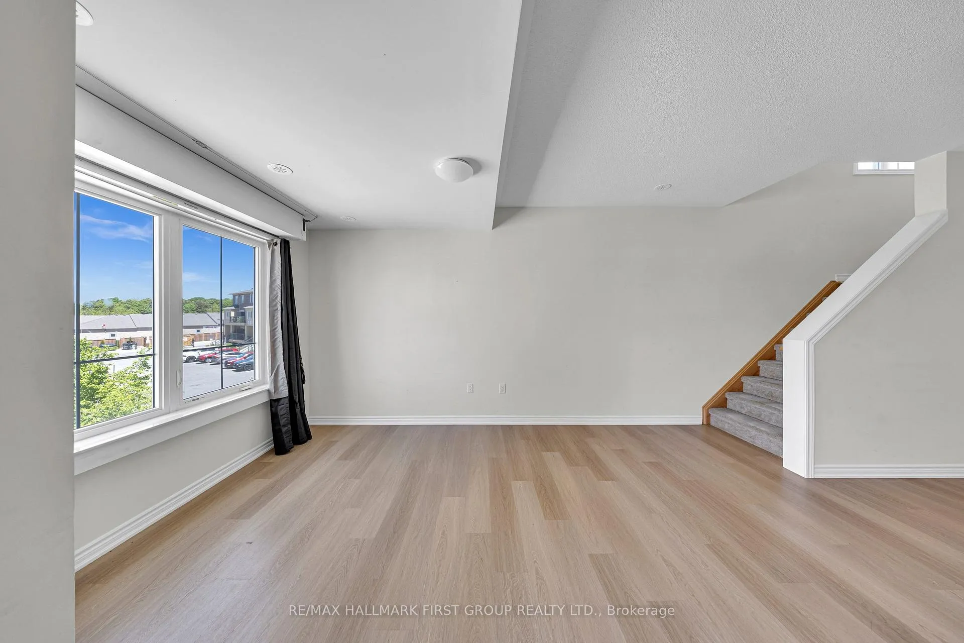 Photo 12 of Unit 7, 490 Beresford Path, Oshawa, Central — HOMEH