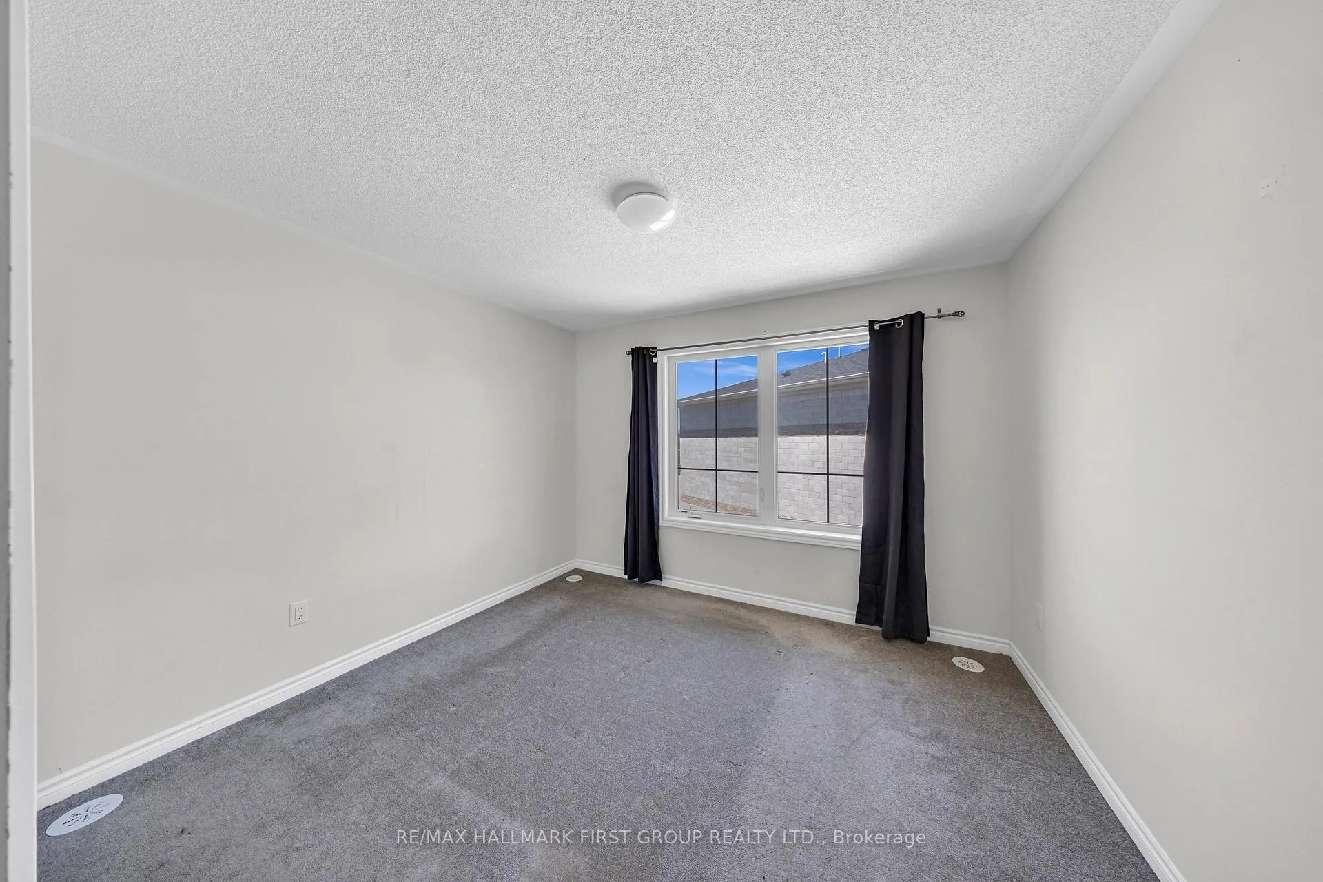 Photo 13 of Unit 7, 490 Beresford Path, Oshawa, Central — HOMEH