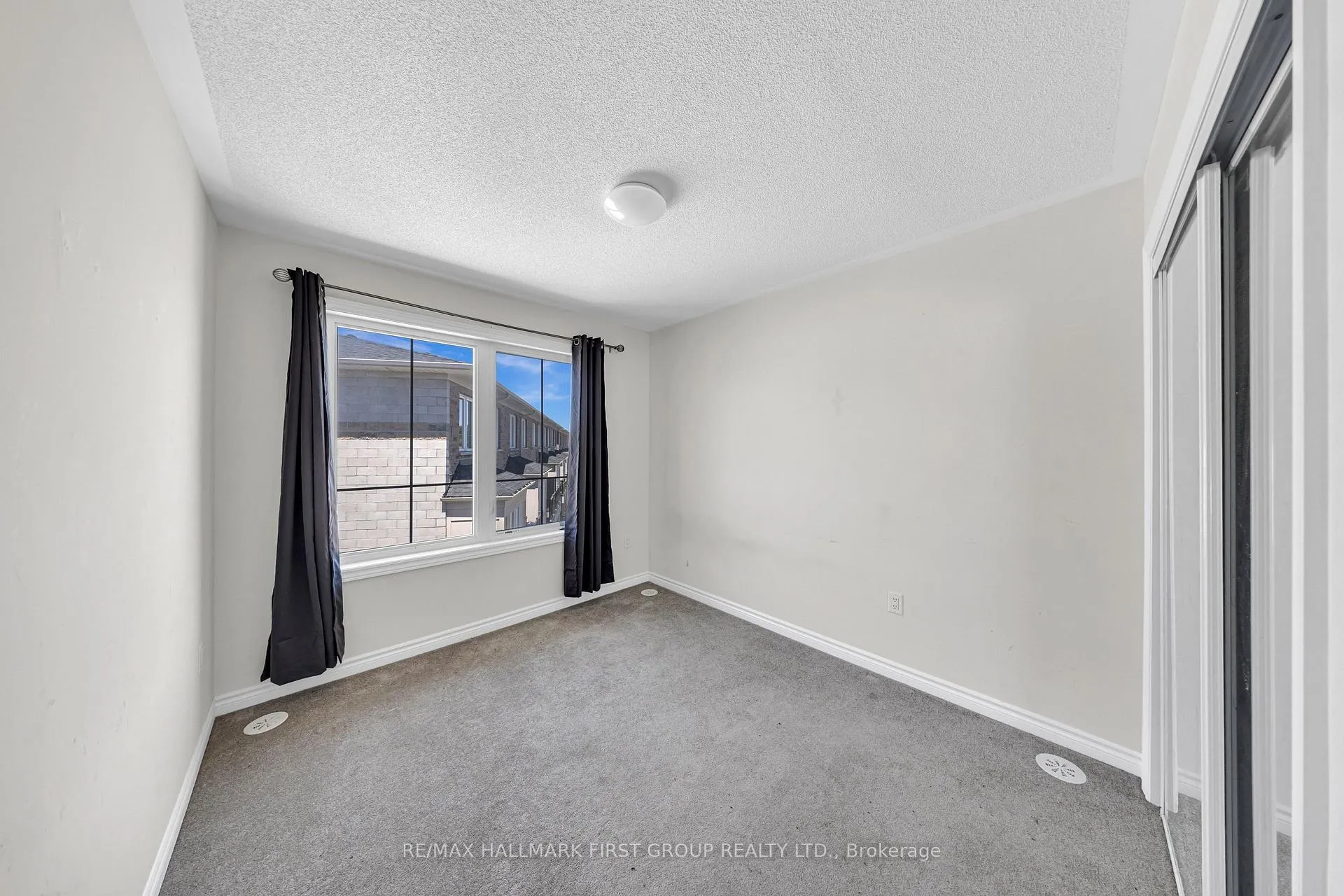 Photo 16 of Unit 7, 490 Beresford Path, Oshawa, Central — HOMEH