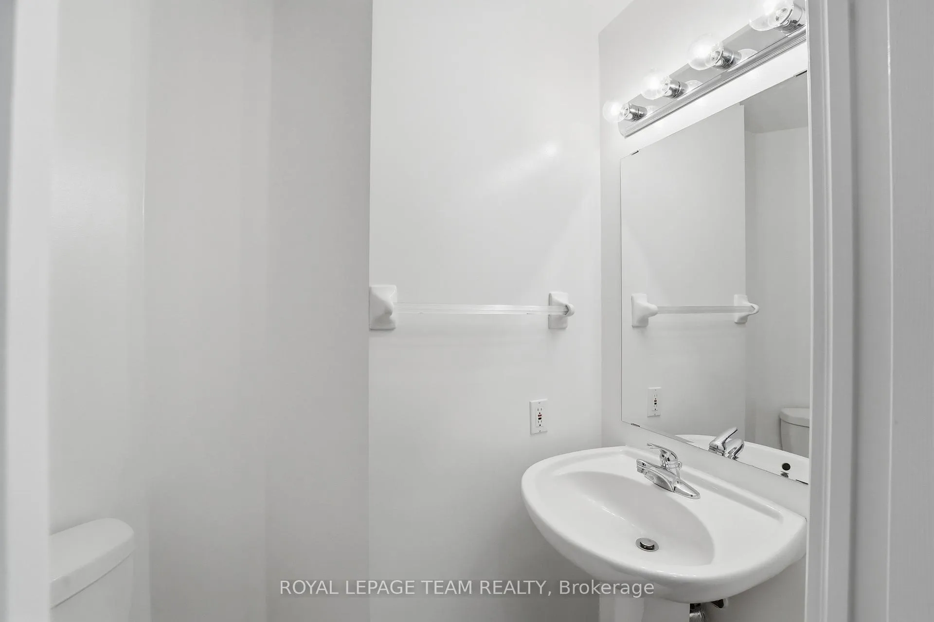 Photo 7 of Unit 504, 38 Metropole Private, Ottawa, Westboro North — HOMEH