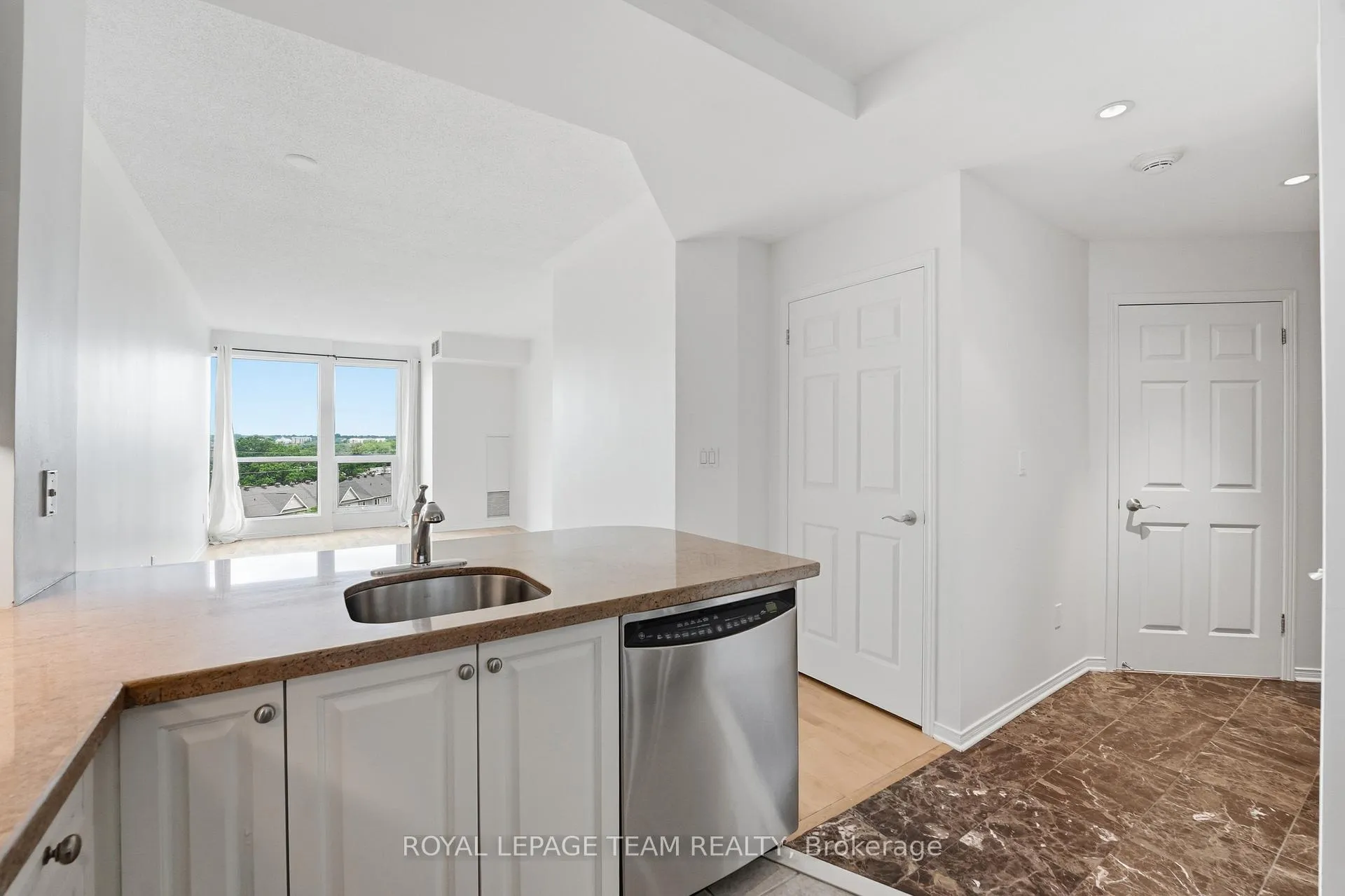 Photo 12 of Unit 504, 38 Metropole Private, Ottawa, Westboro North — HOMEH