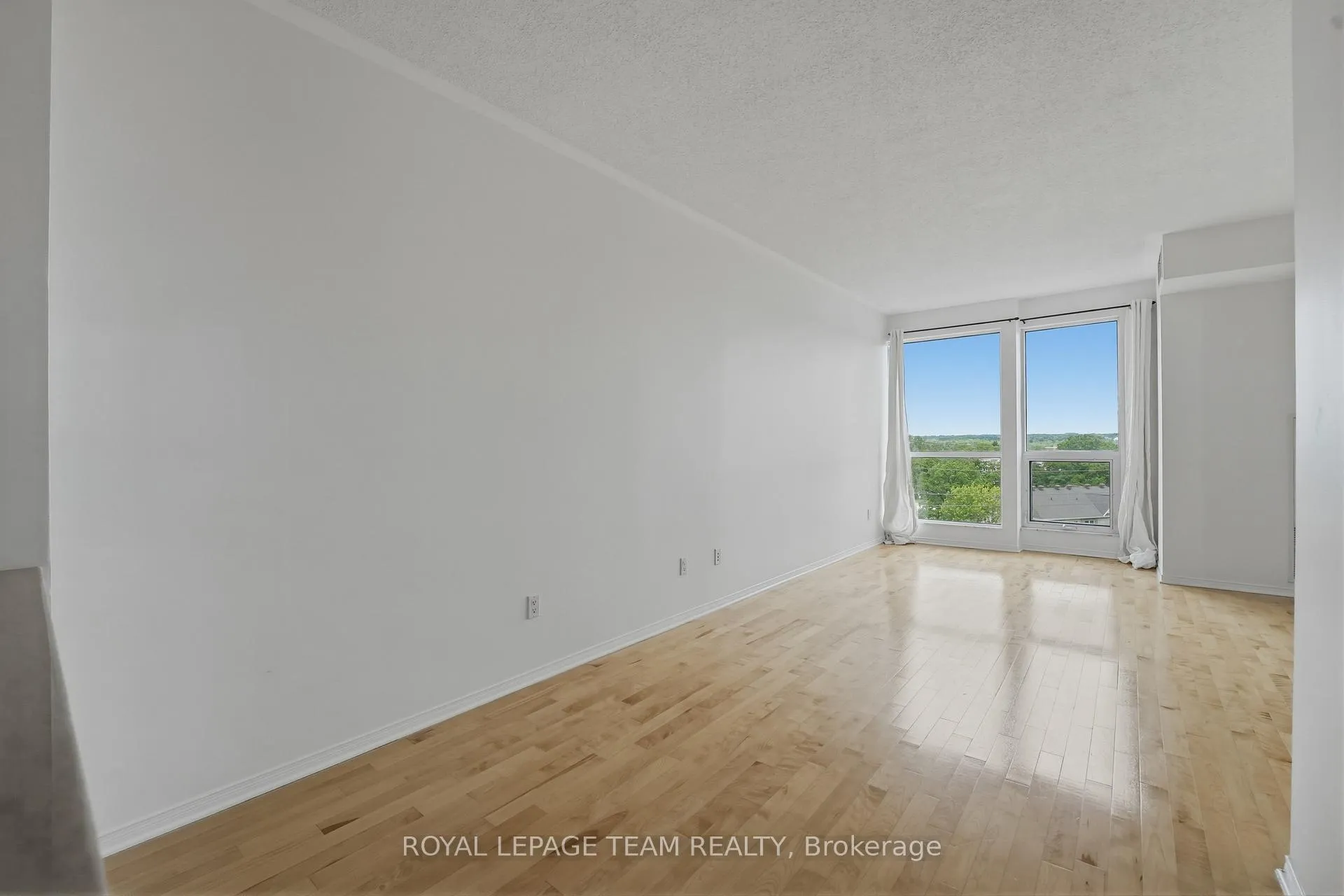 Photo 13 of Unit 504, 38 Metropole Private, Ottawa, Westboro North — HOMEH
