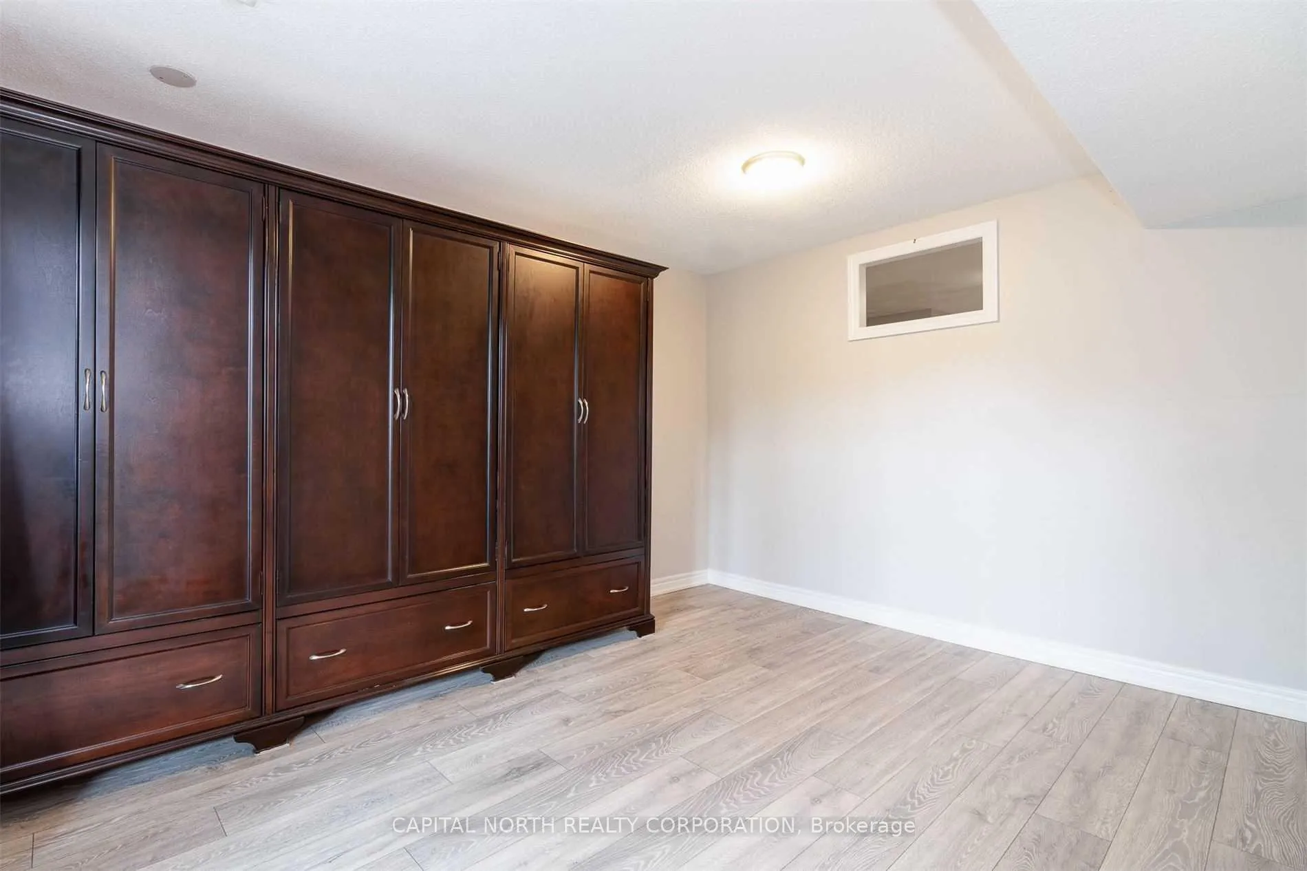 Photo 13 of 2 Imperial Court, Vaughan, East Woodbridge — HOMEH