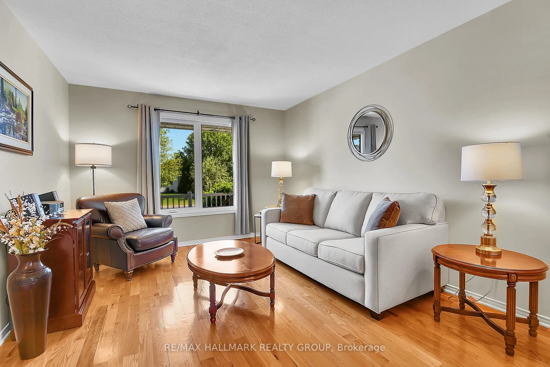 Photo 6 of 716 Levac Drive, Ottawa, Fallingbrook/Pineridge — HOMEH