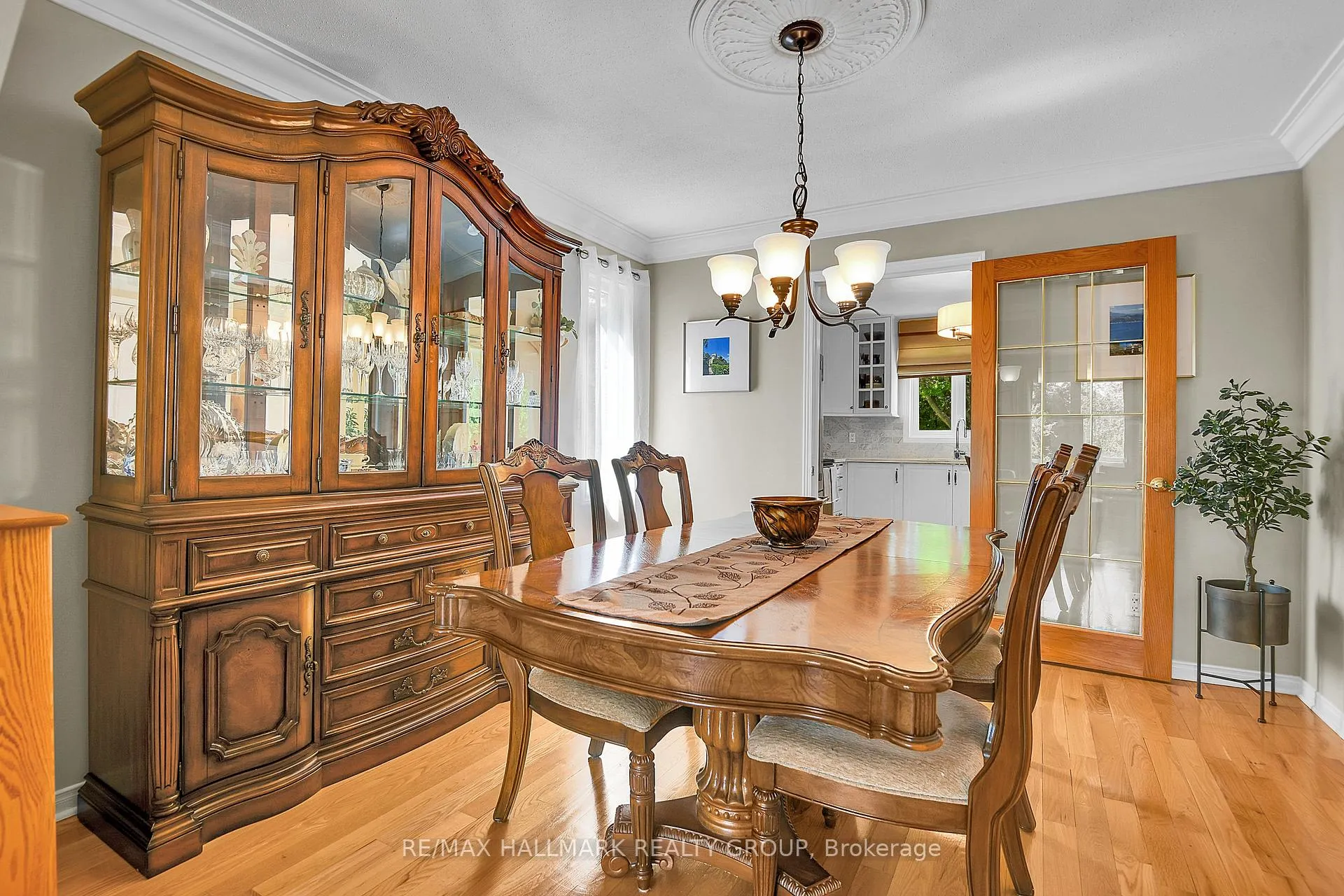 Photo 9 of 716 Levac Drive, Ottawa, Fallingbrook/Pineridge — HOMEH