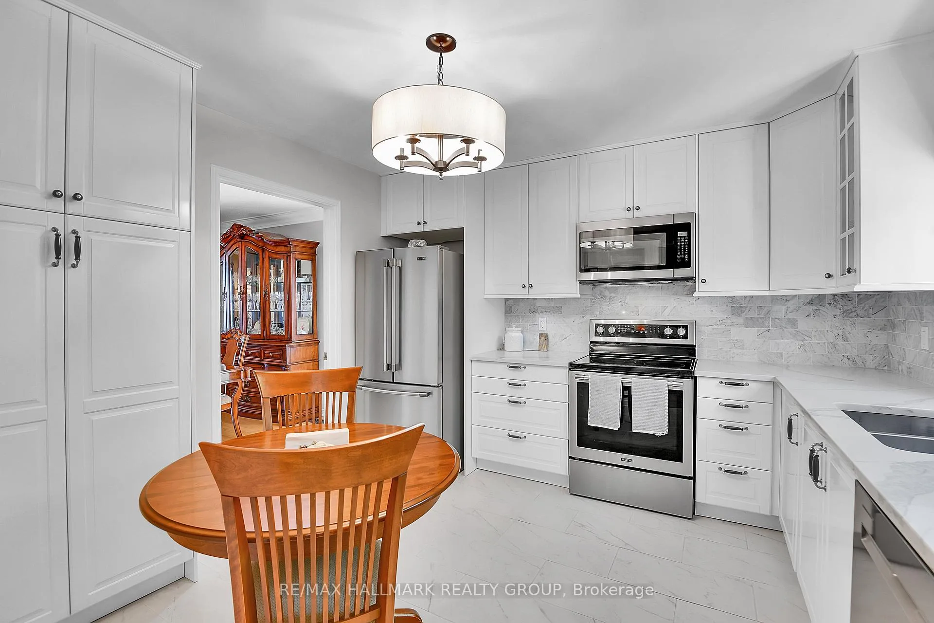 Photo 12 of 716 Levac Drive, Ottawa, Fallingbrook/Pineridge — HOMEH
