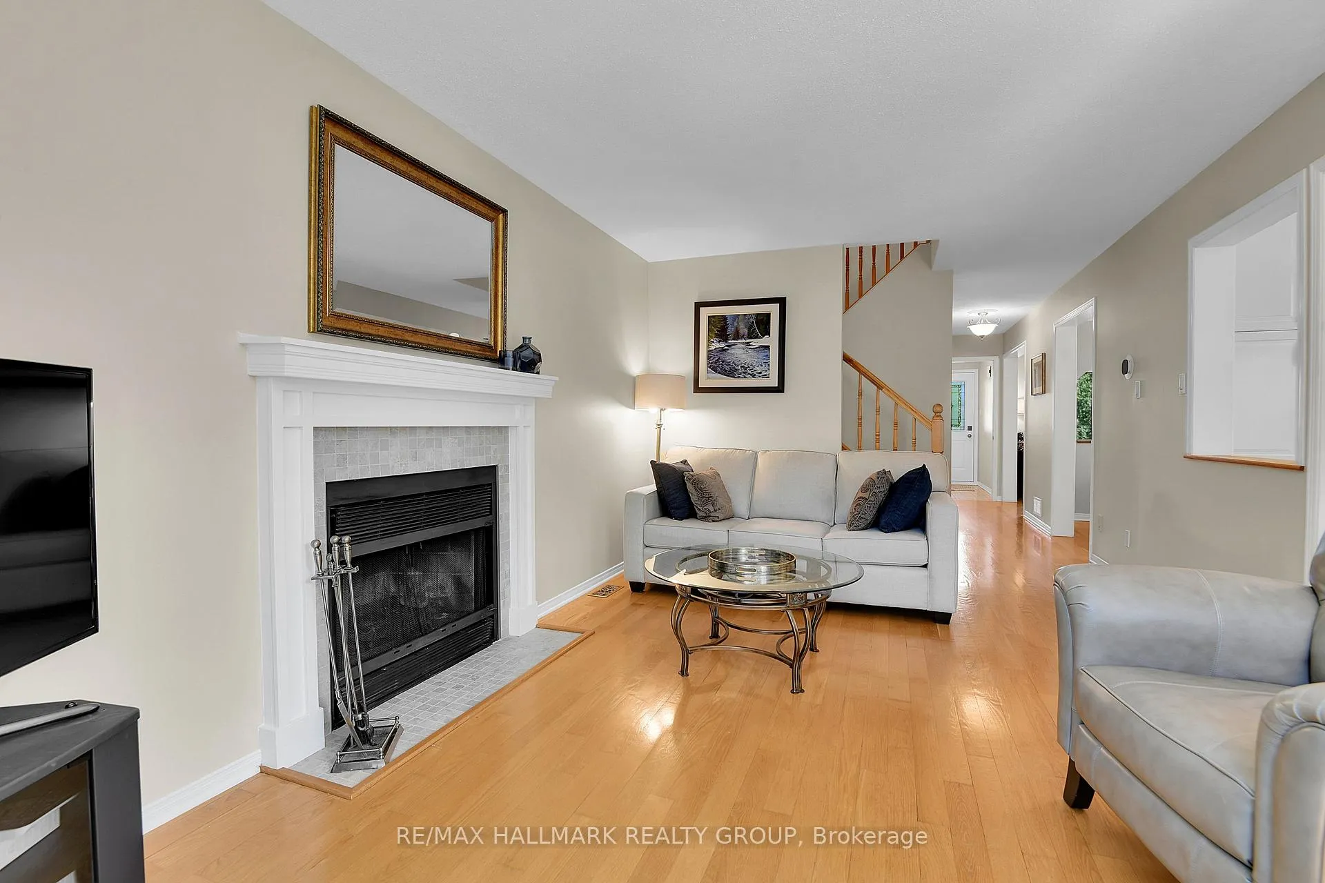 Photo 14 of 716 Levac Drive, Ottawa, Fallingbrook/Pineridge — HOMEH