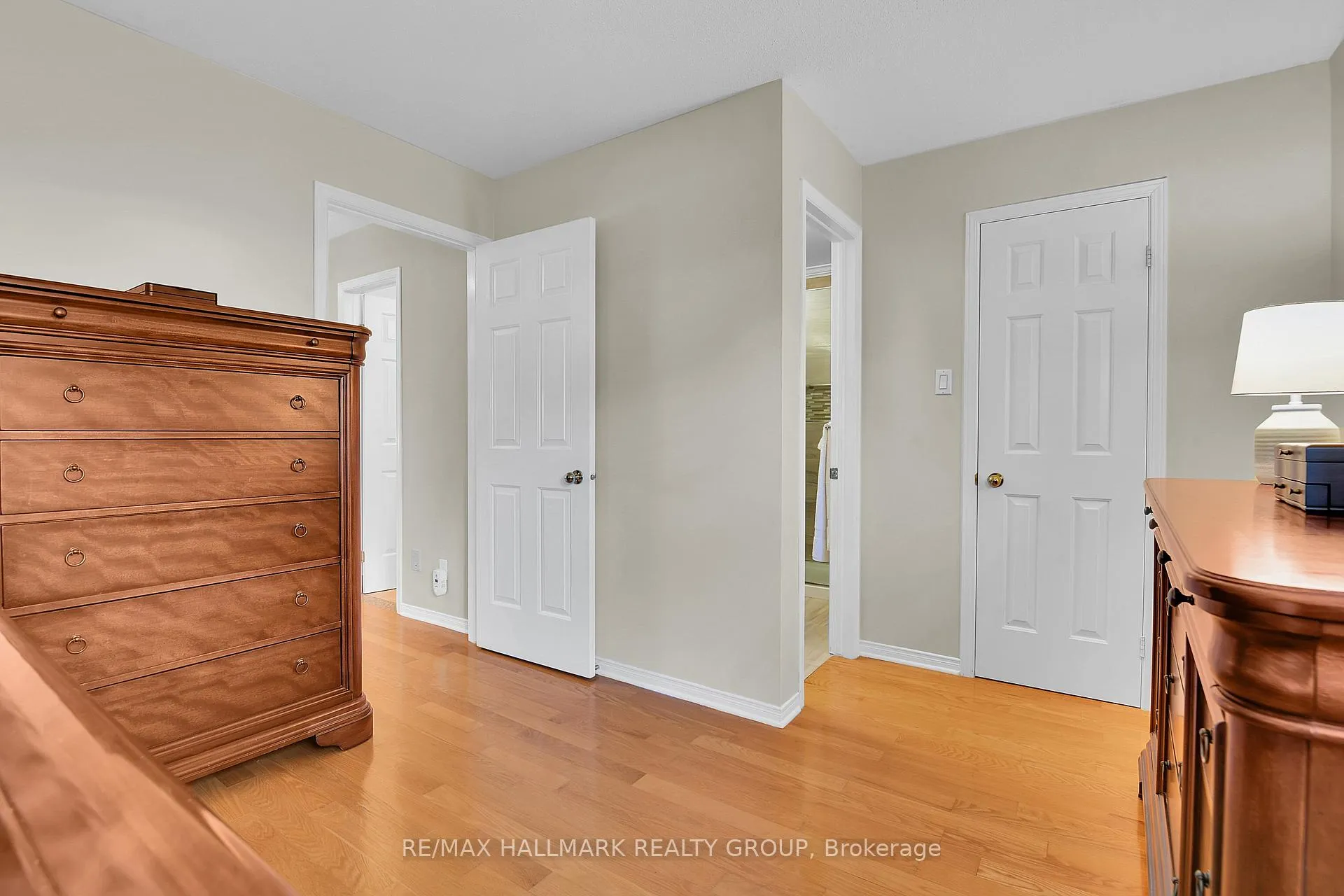 Photo 20 of 716 Levac Drive, Ottawa, Fallingbrook/Pineridge — HOMEH