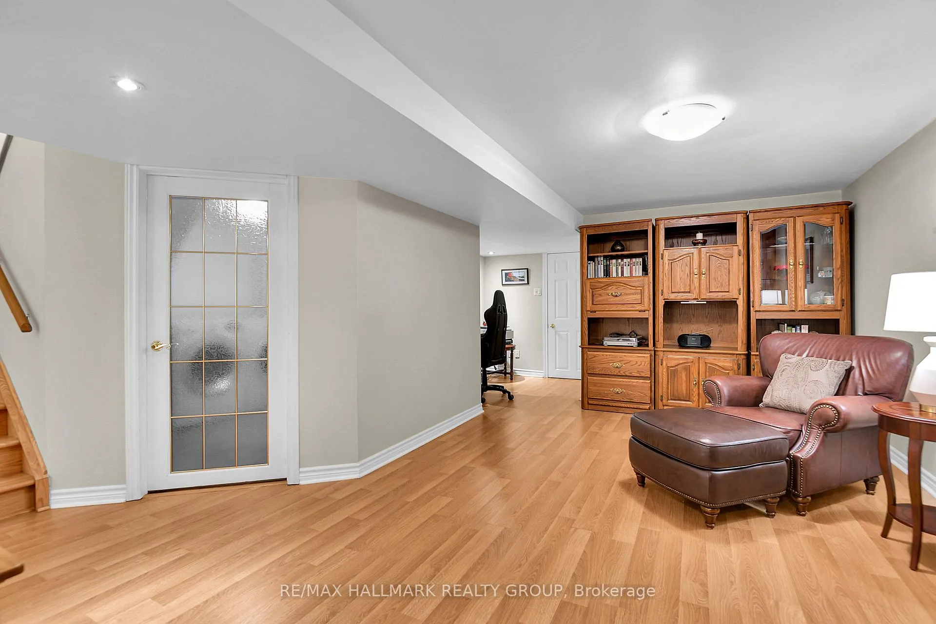 Photo 28 of 716 Levac Drive, Ottawa, Fallingbrook/Pineridge — HOMEH