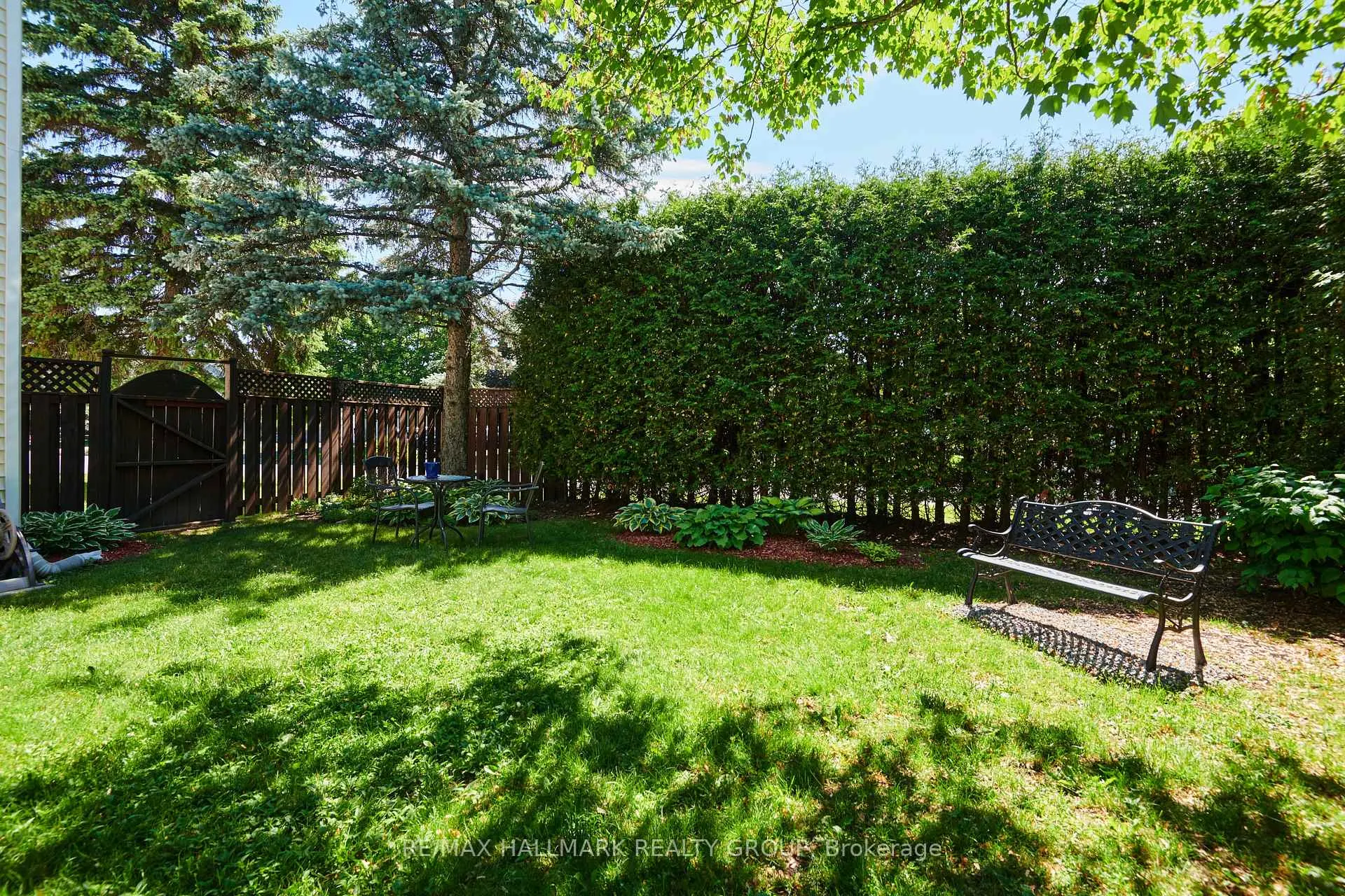 Photo 31 of 716 Levac Drive, Ottawa, Fallingbrook/Pineridge — HOMEH