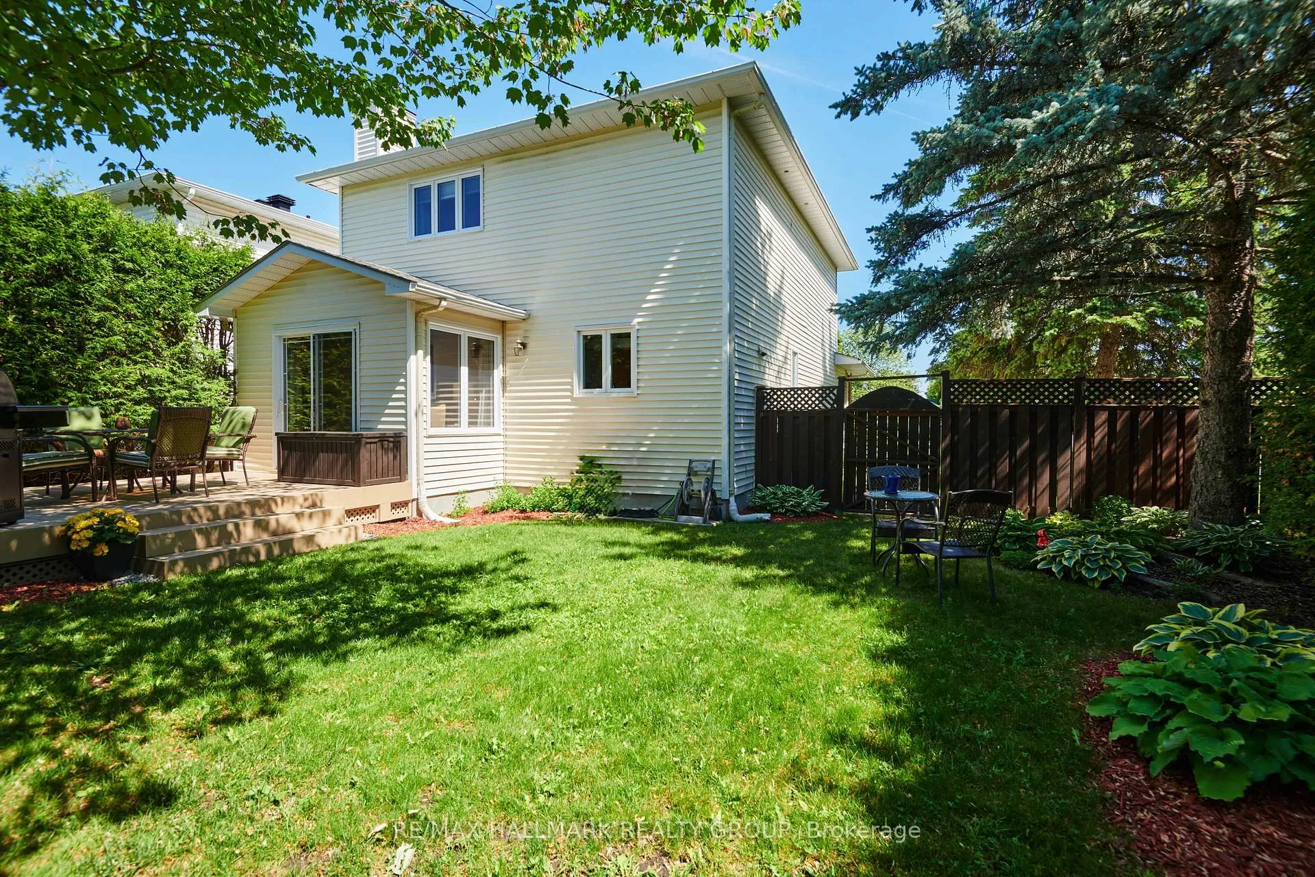 Photo 32 of 716 Levac Drive, Ottawa, Fallingbrook/Pineridge — HOMEH