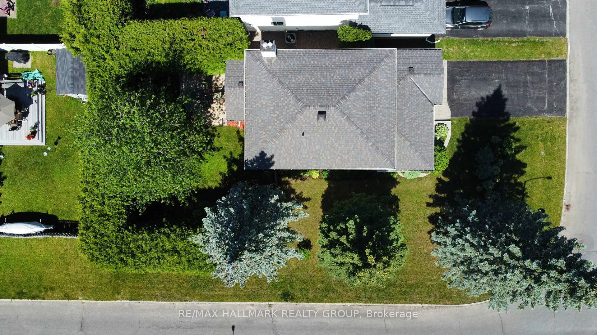 Photo 34 of 716 Levac Drive, Ottawa, Fallingbrook/Pineridge — HOMEH