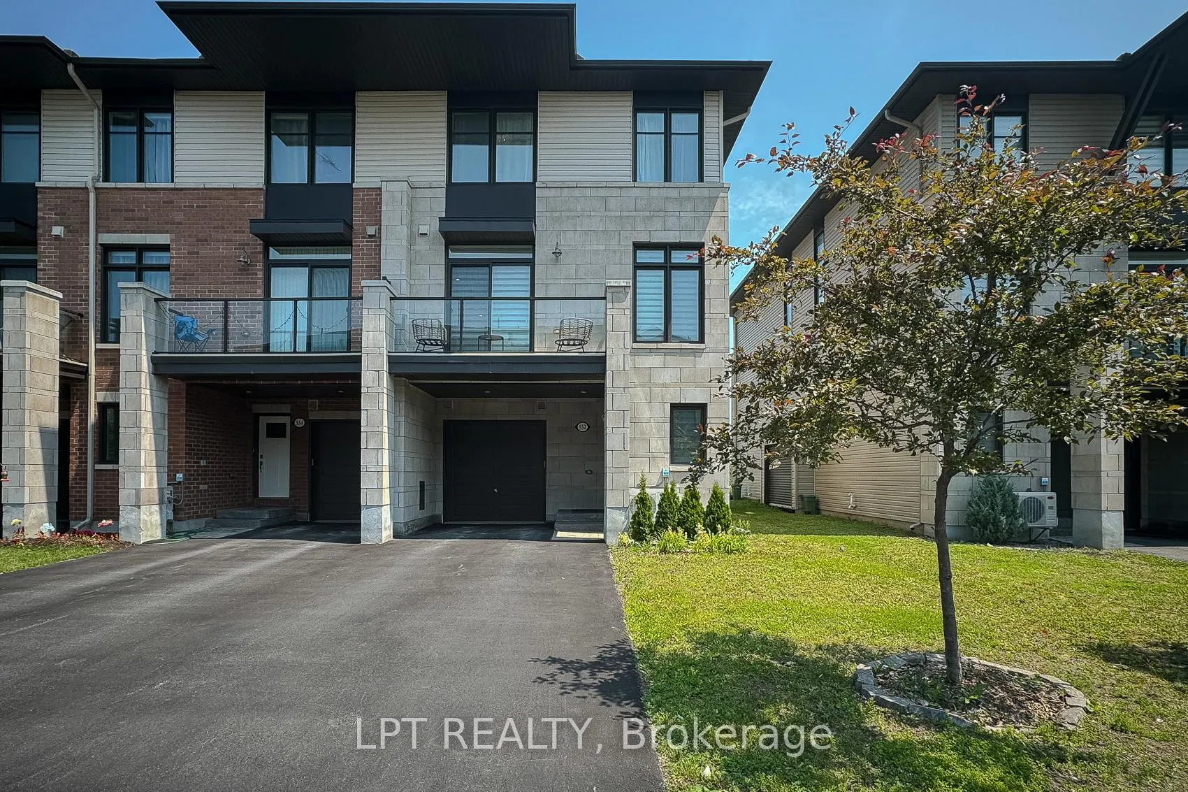 Photo 1 of 552 Labrador Crescent, Ottawa, Blossom Park/Kemp Park/Findlay Creek — HOMEH
