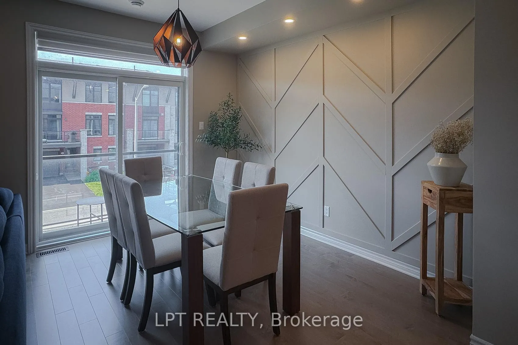 Photo 10 of 552 Labrador Crescent, Ottawa, Blossom Park/Kemp Park/Findlay Creek — HOMEH