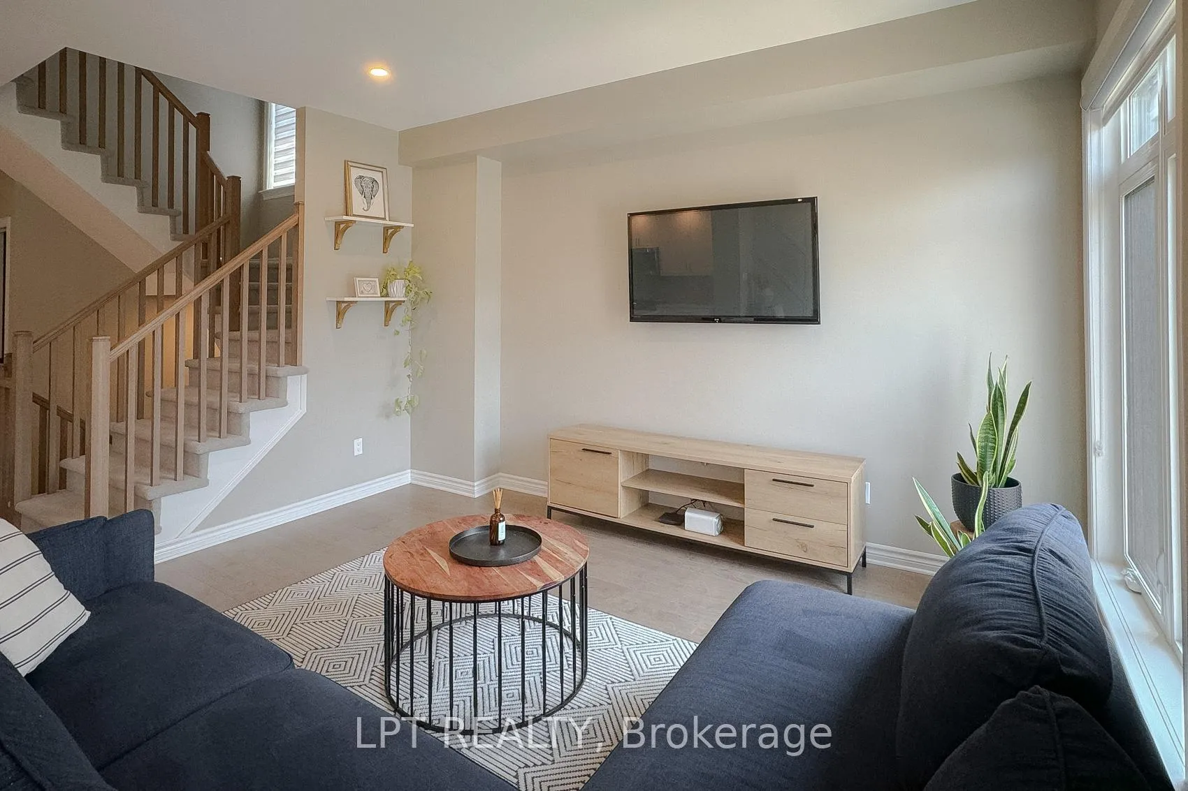 Photo 14 of 552 Labrador Crescent, Ottawa, Blossom Park/Kemp Park/Findlay Creek — HOMEH