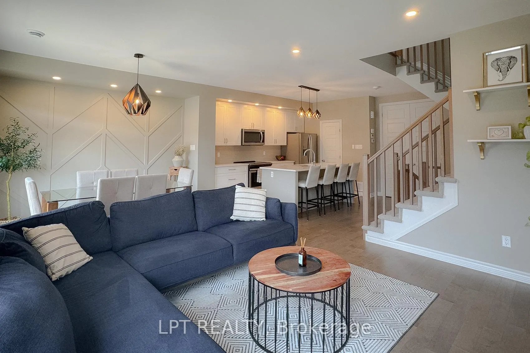 Photo 15 of 552 Labrador Crescent, Ottawa, Blossom Park/Kemp Park/Findlay Creek — HOMEH