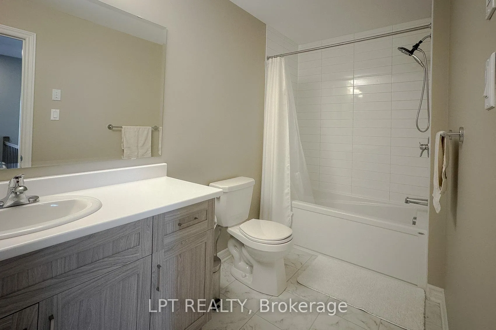 Photo 17 of 552 Labrador Crescent, Ottawa, Blossom Park/Kemp Park/Findlay Creek — HOMEH