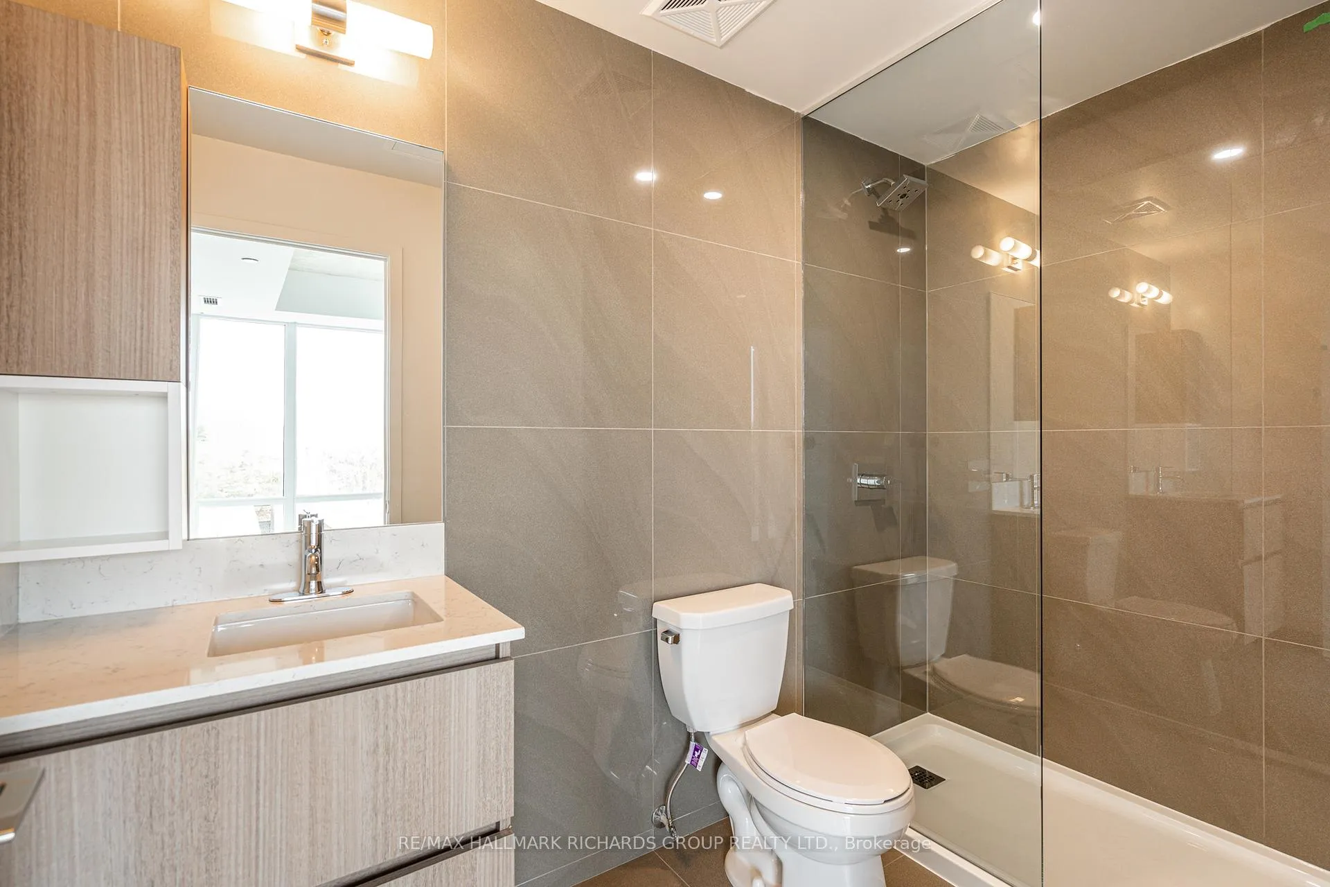 Photo 5 of Unit 401, 665 Queen Street E, Toronto, South Riverdale — HOMEH