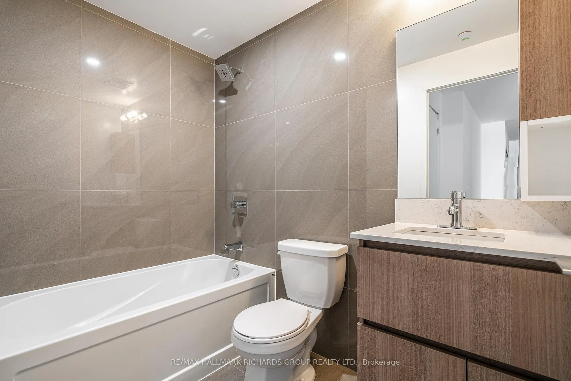Photo 7 of Unit 401, 665 Queen Street E, Toronto, South Riverdale — HOMEH