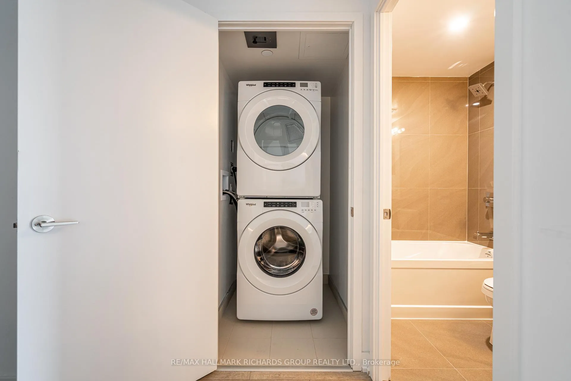 Photo 8 of Unit 401, 665 Queen Street E, Toronto, South Riverdale — HOMEH