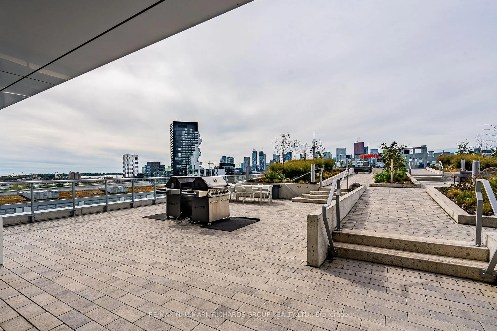 Photo 13 of Unit 401, 665 Queen Street E, Toronto, South Riverdale — HOMEH