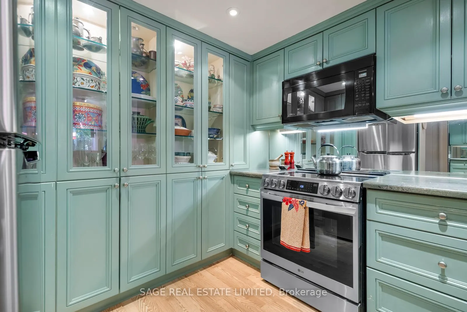 Photo 7 of Unit 101, 225 Davenport Road, Toronto, The Annex — HOMEH