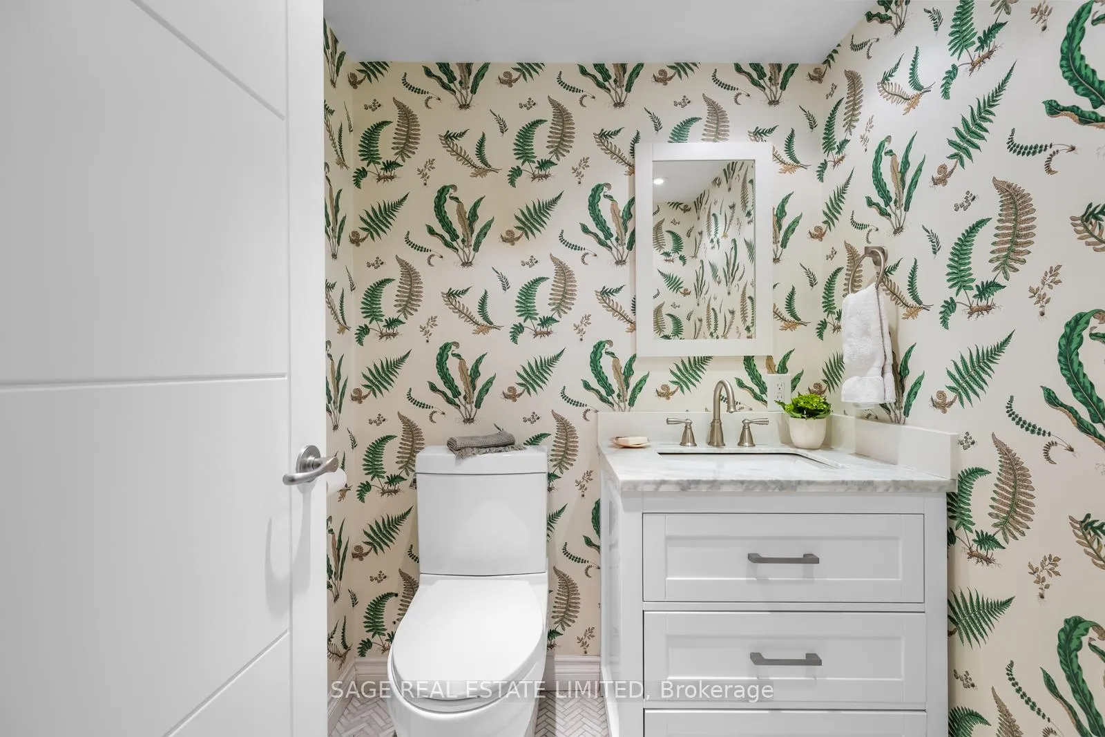 Photo 17 of Unit 101, 225 Davenport Road, Toronto, The Annex — HOMEH