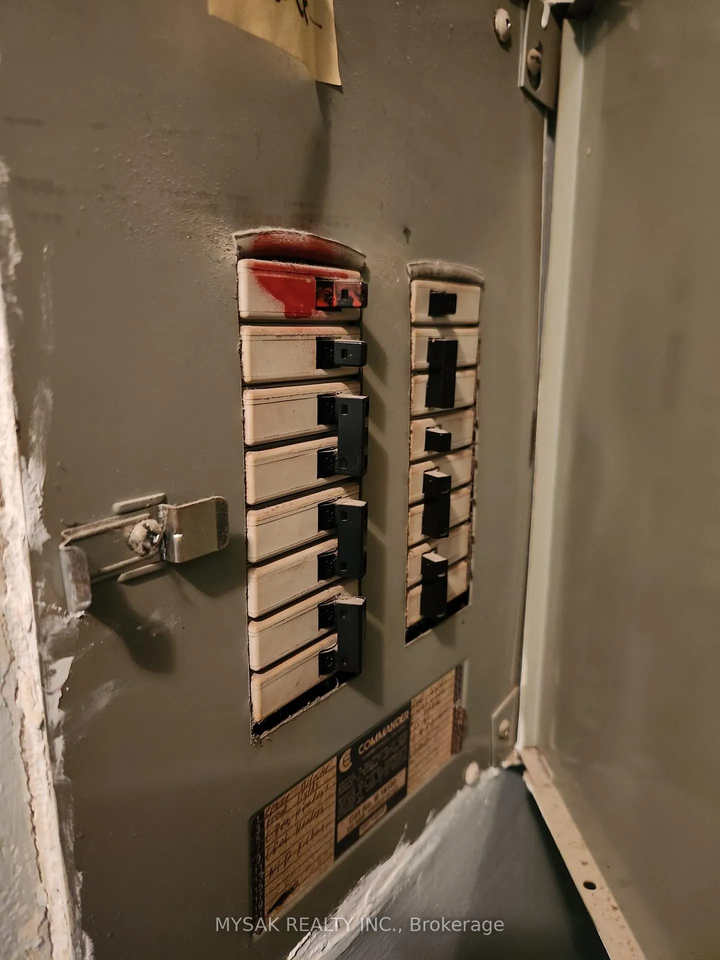 Photo 9 of 144 Coxwell Avenue, Toronto, Greenwood-Coxwell — HOMEH