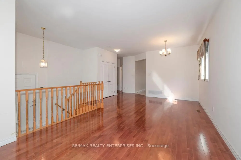Photo 4 of 802 Coldstream Drive, Oshawa, Samac — HOMEH
