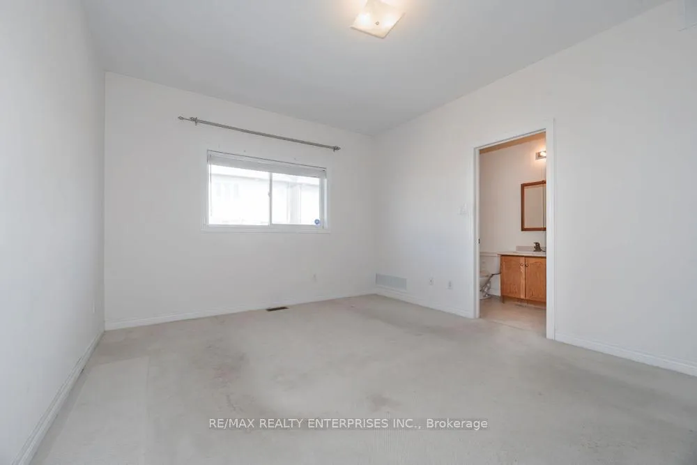 Photo 10 of 802 Coldstream Drive, Oshawa, Samac — HOMEH