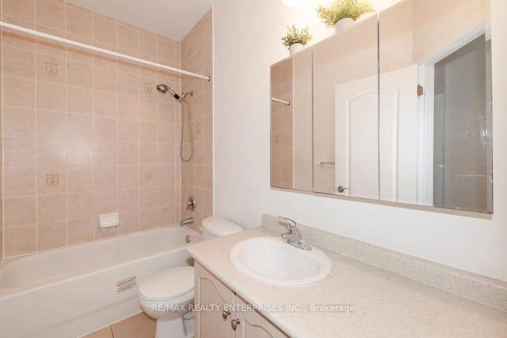 Photo 15 of 802 Coldstream Drive, Oshawa, Samac — HOMEH