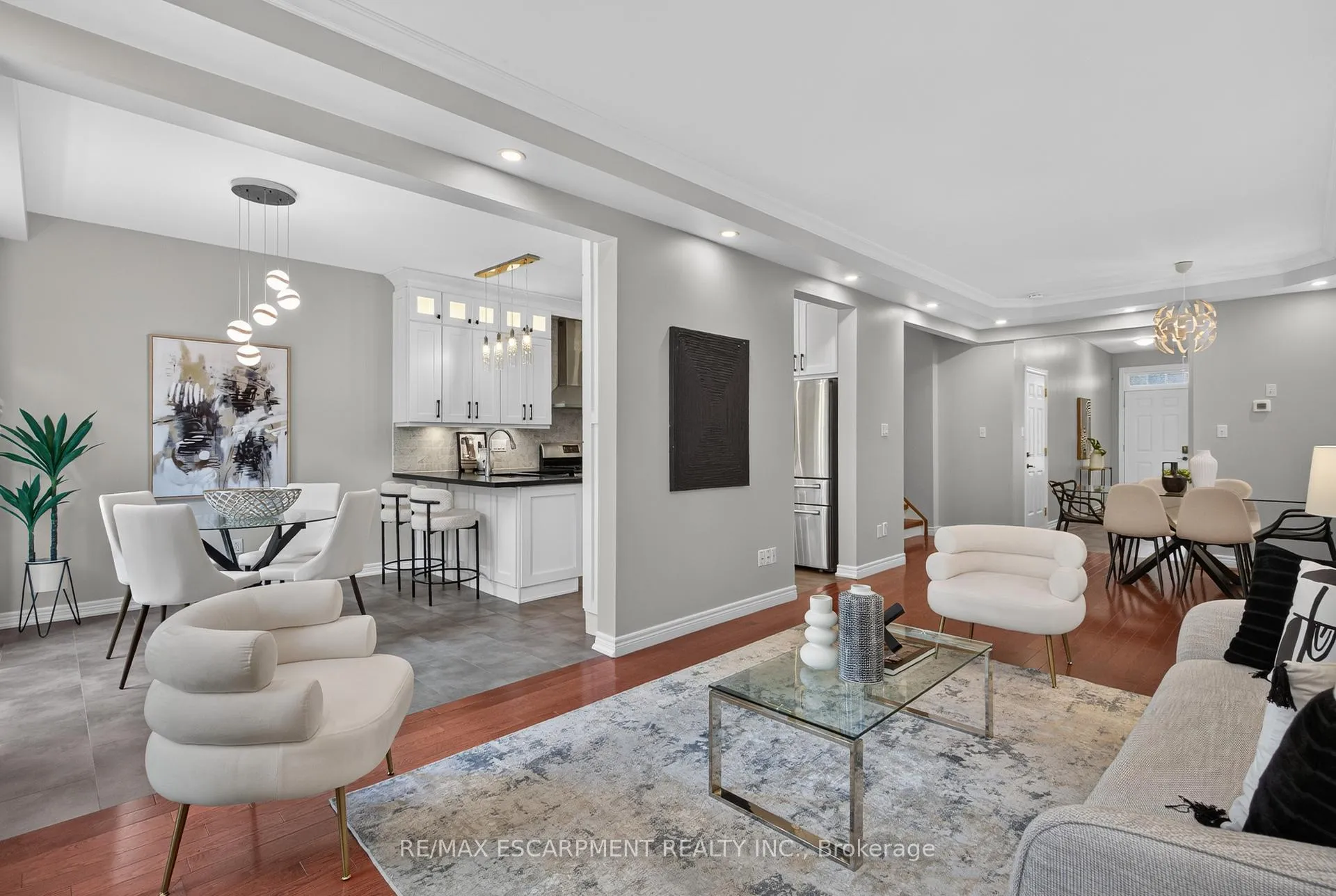 Photo 1 of 5302 Picketts Way, Burlington, Orchard — HOMEH