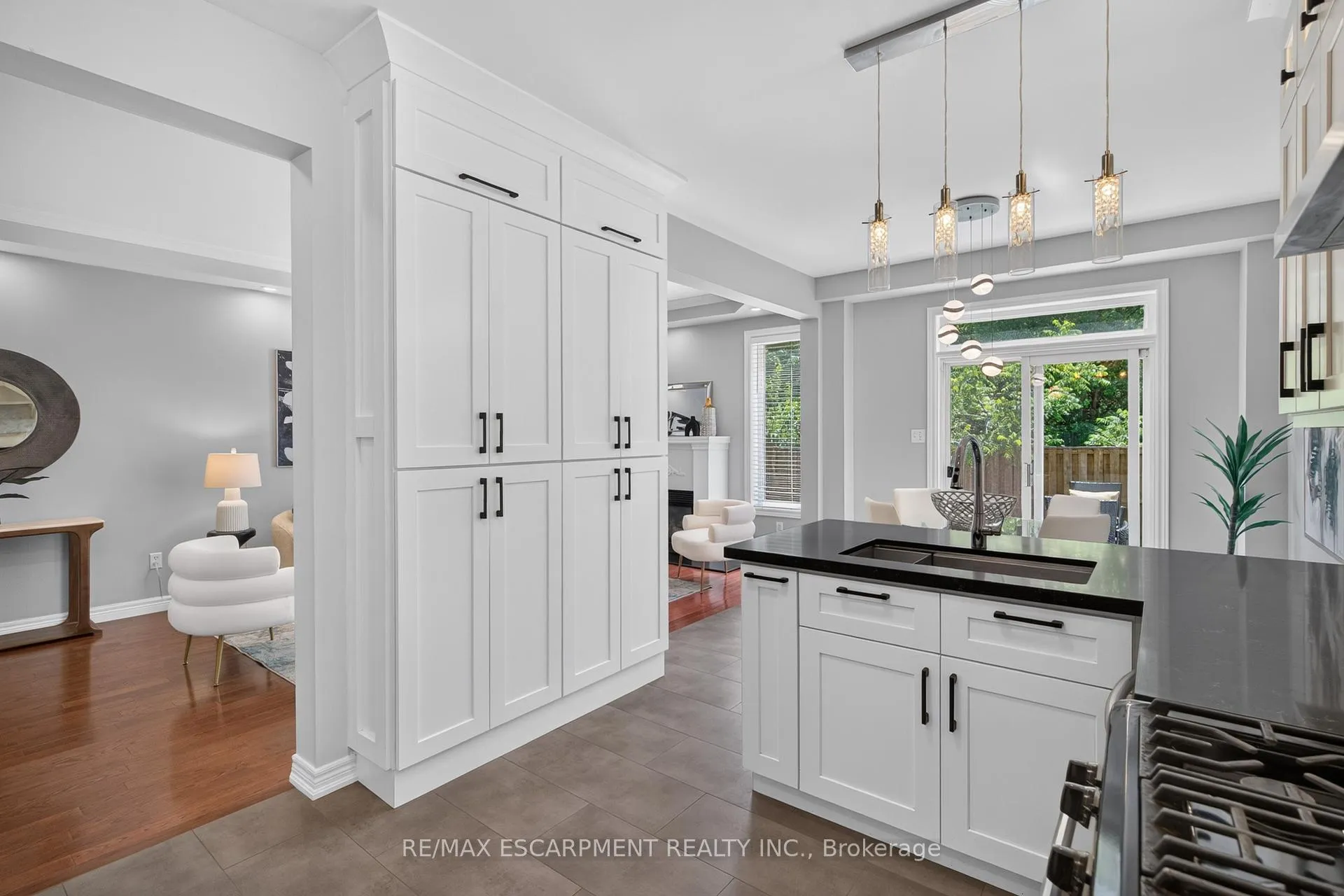 Photo 10 of 5302 Picketts Way, Burlington, Orchard — HOMEH