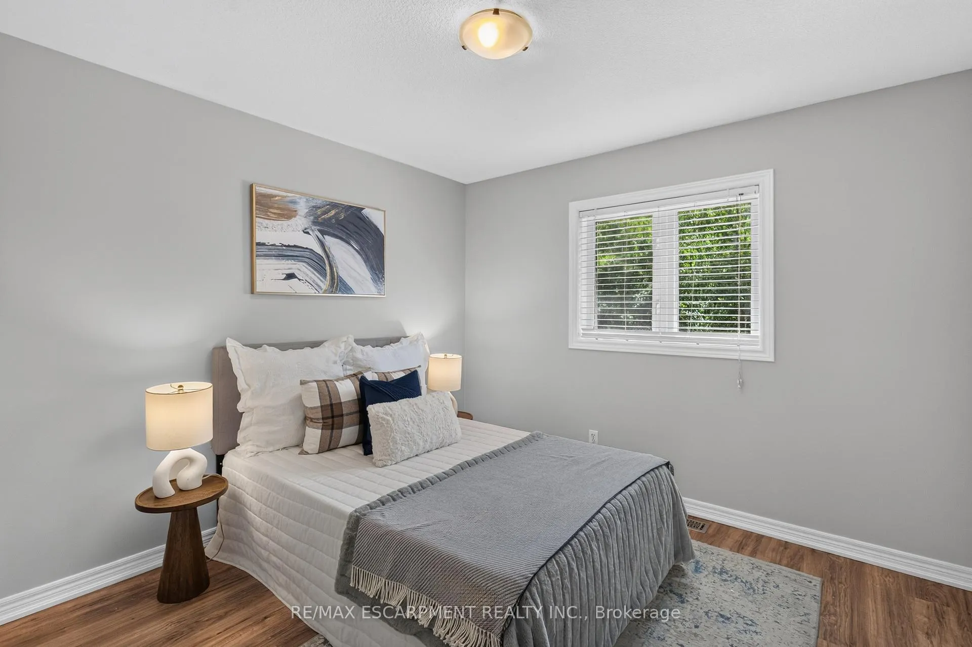 Photo 17 of 5302 Picketts Way, Burlington, Orchard — HOMEH