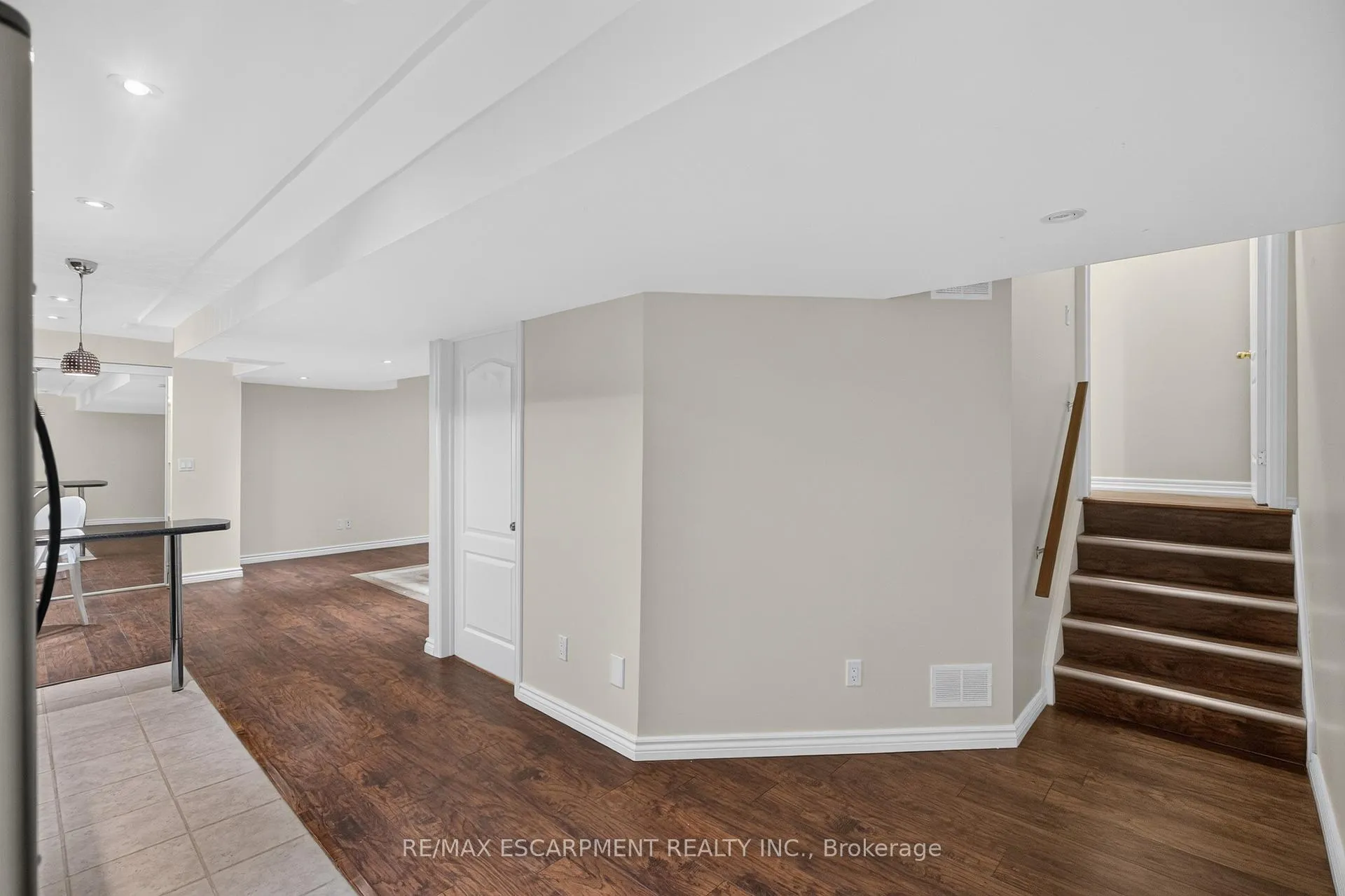 Photo 21 of 5302 Picketts Way, Burlington, Orchard — HOMEH