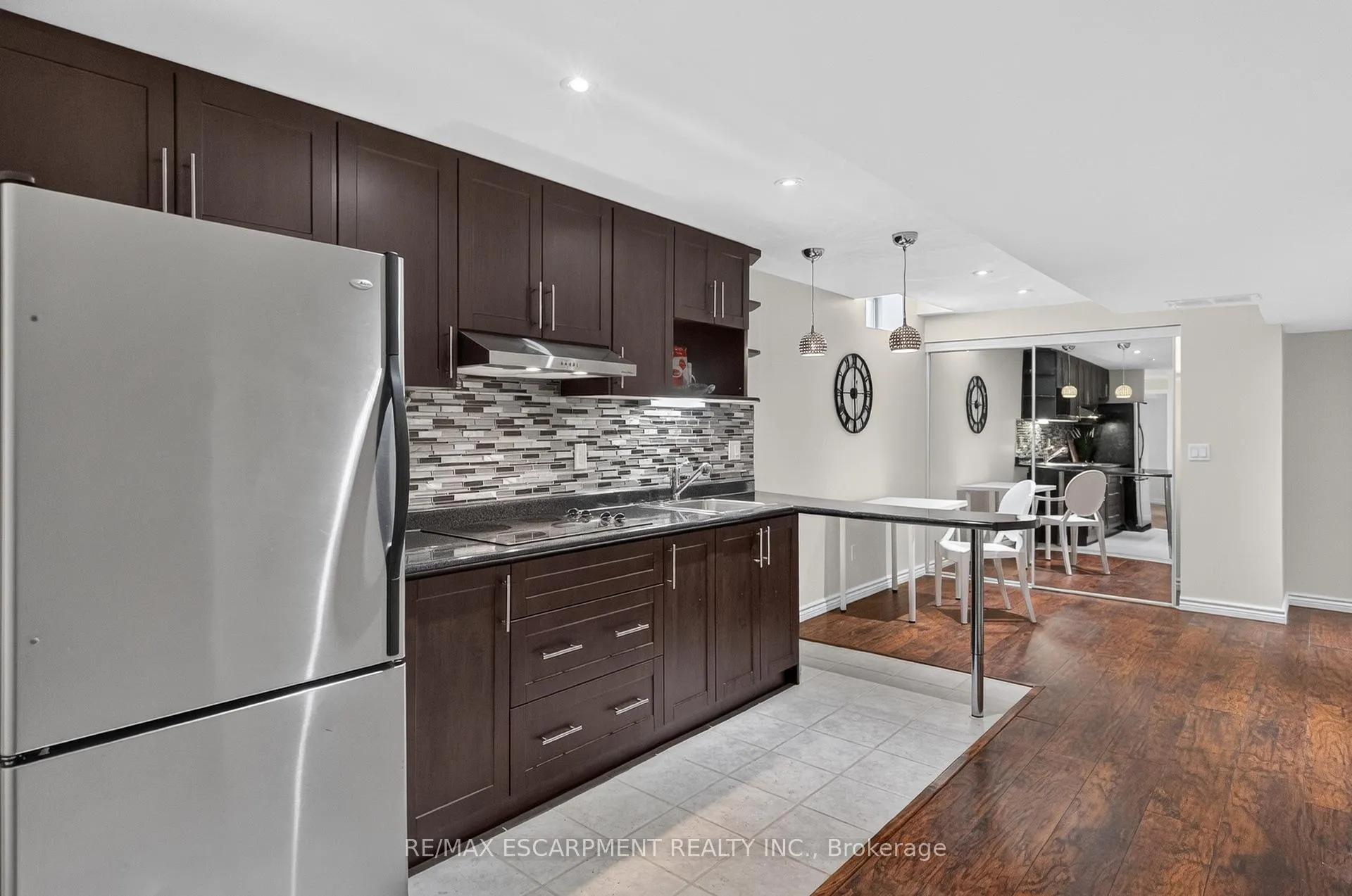 Photo 22 of 5302 Picketts Way, Burlington, Orchard — HOMEH