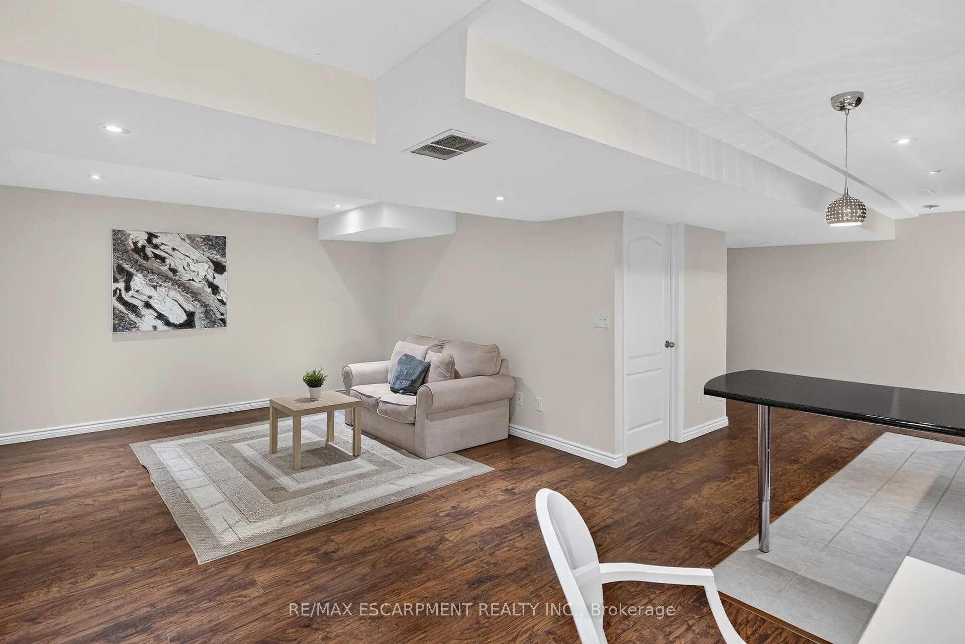 Photo 23 of 5302 Picketts Way, Burlington, Orchard — HOMEH