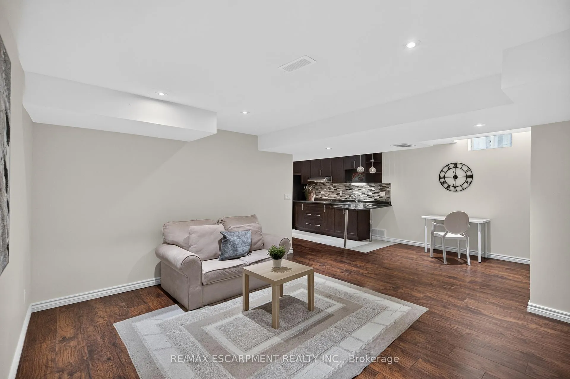 Photo 24 of 5302 Picketts Way, Burlington, Orchard — HOMEH
