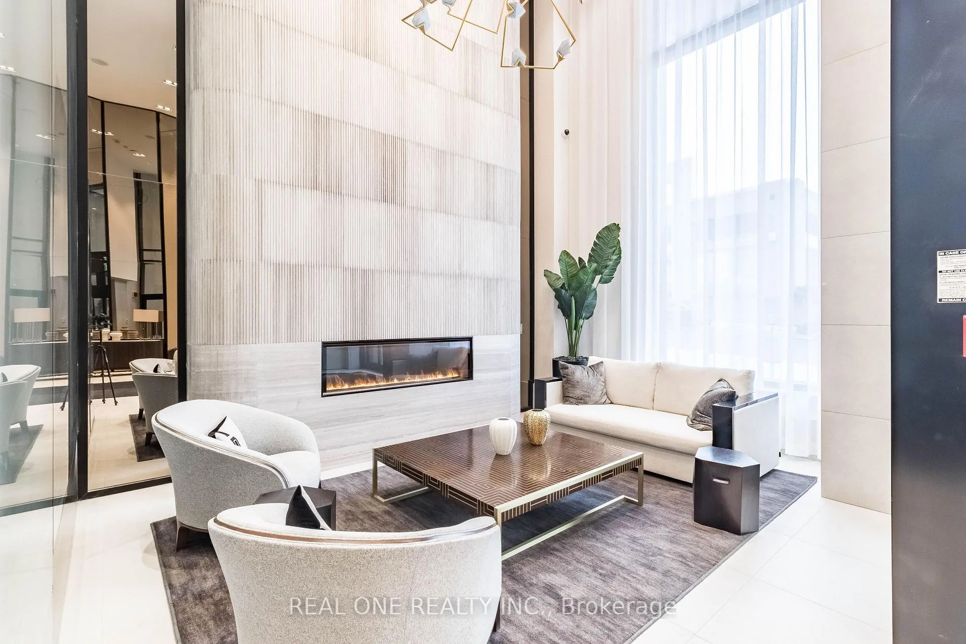 Photo 4 of Unit 722, 2020 Bathurst Street, Toronto, Humewood-Cedarvale — HOMEH