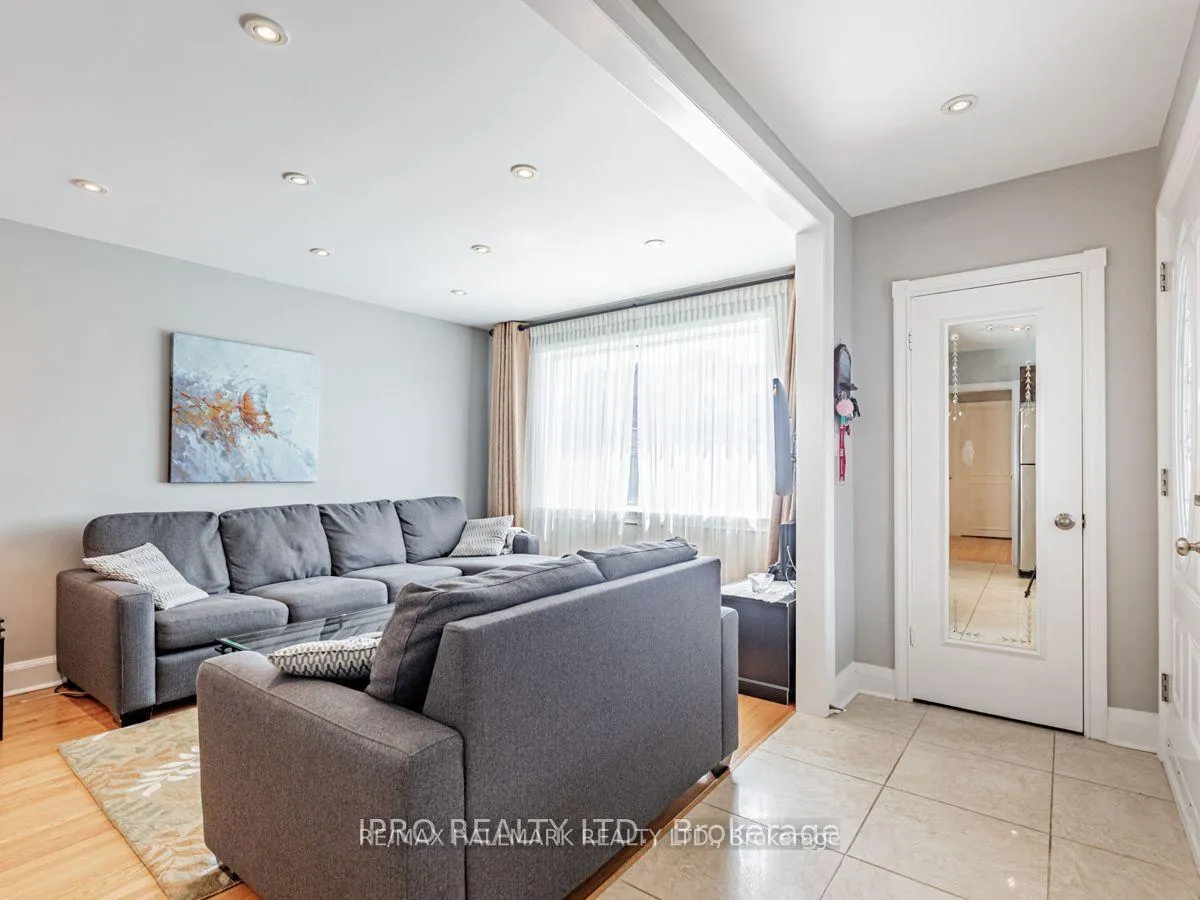 Photo 5 of 46 Tiago Avenue, Toronto, O'Connor-Parkview — HOMEH