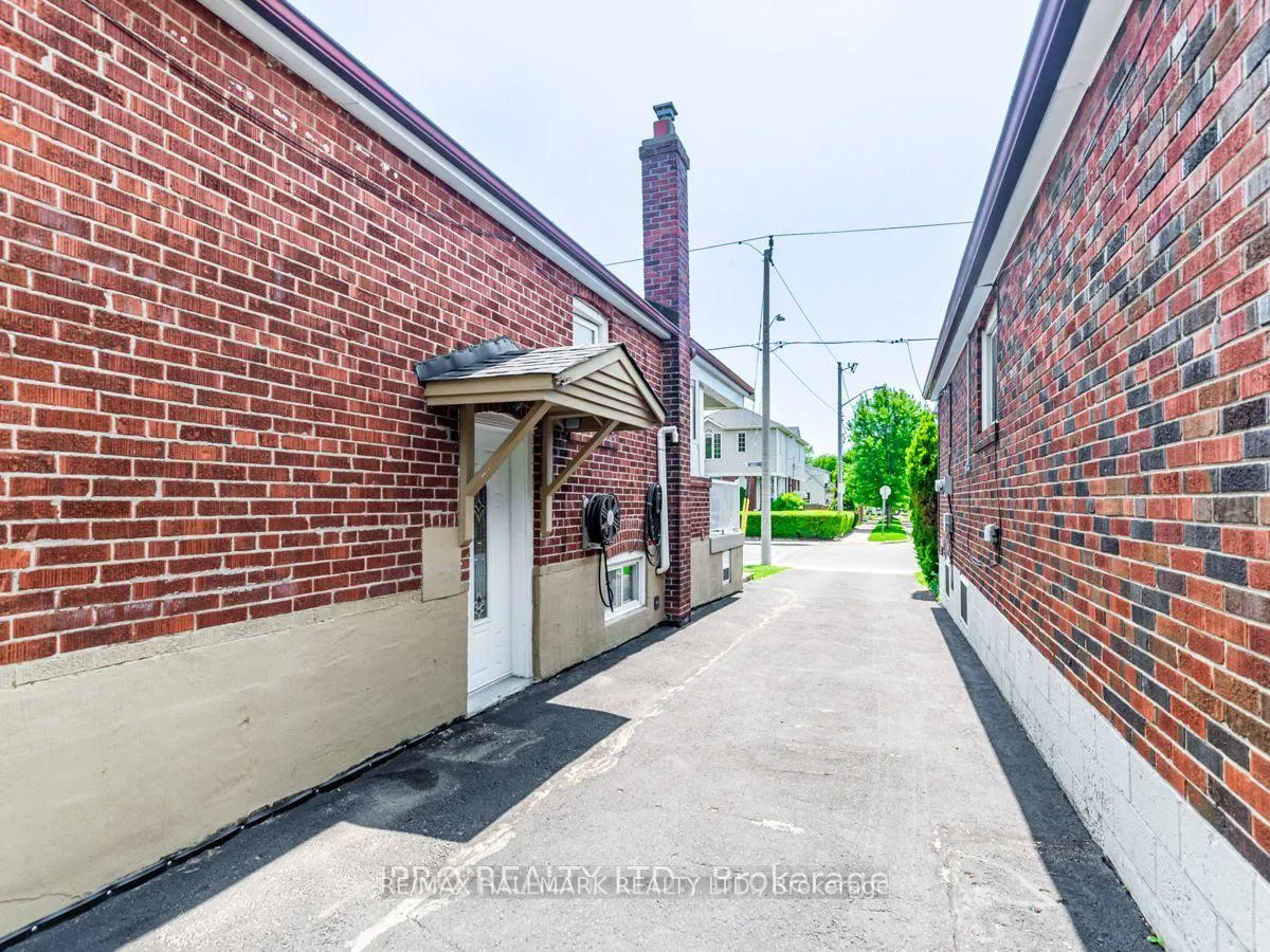 Photo 22 of 46 Tiago Avenue, Toronto, O'Connor-Parkview — HOMEH