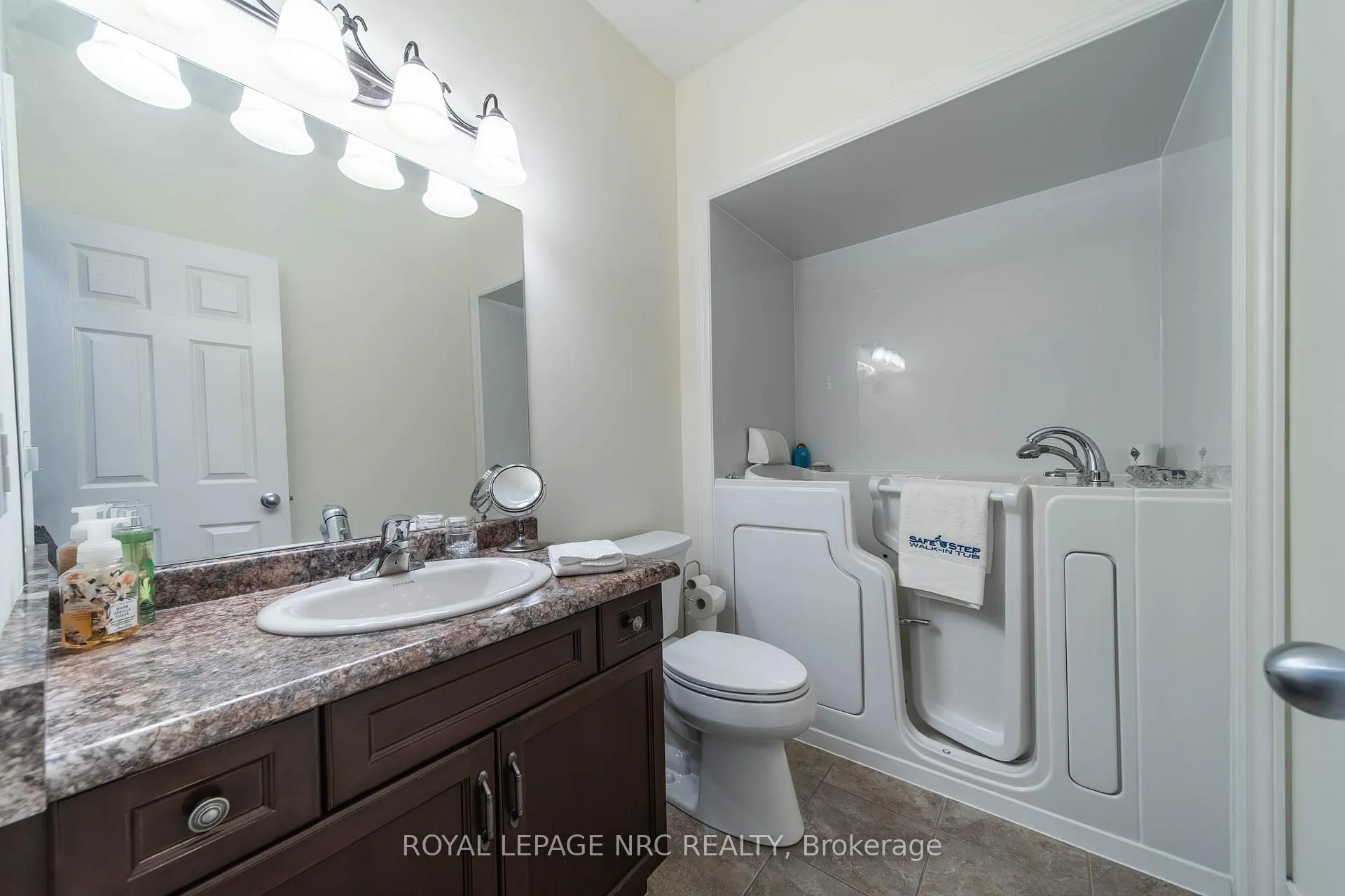 Photo 14 of Unit 39, 9440 Eagle Ridge Drive, Niagara Falls, Forestview — HOMEH