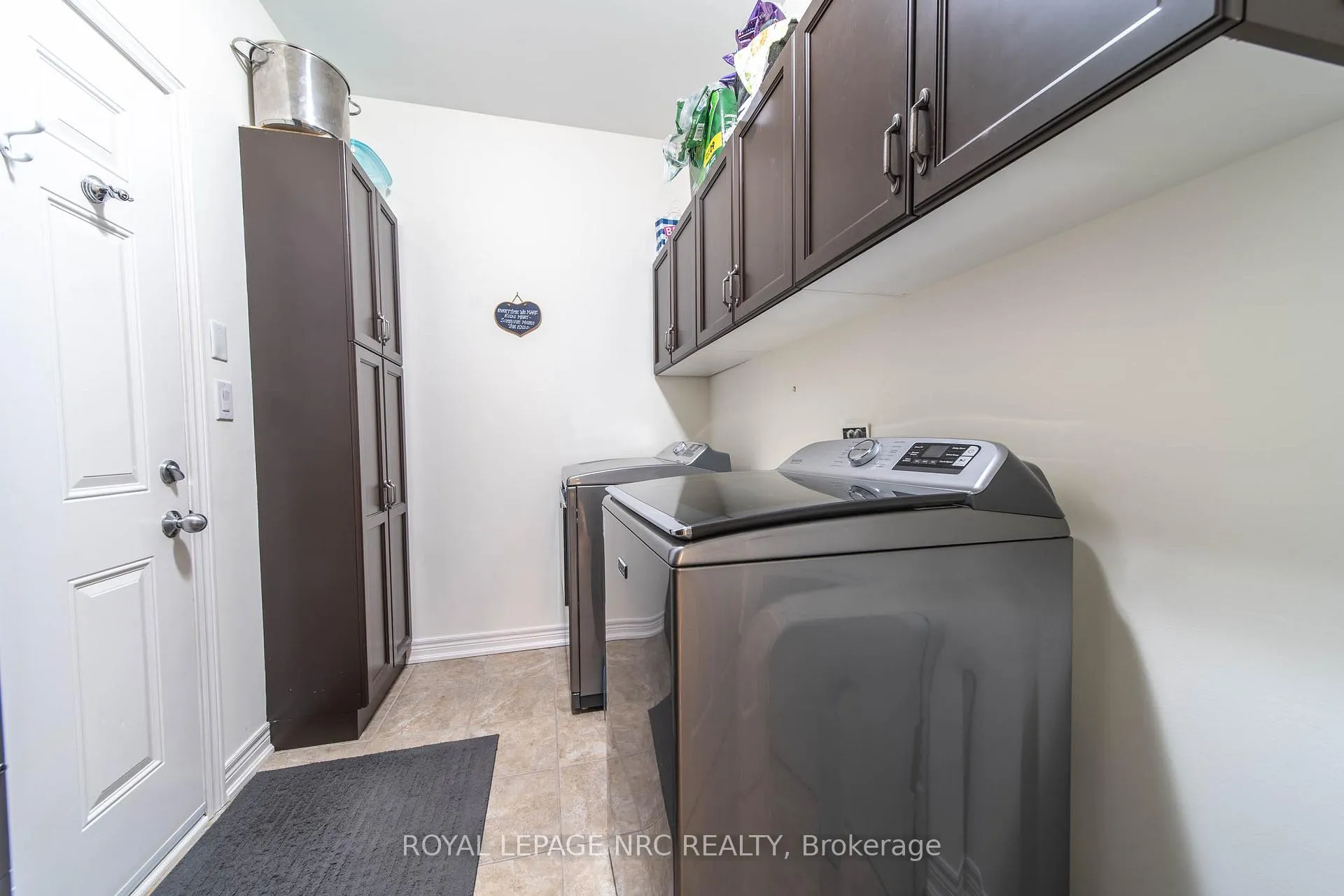 Photo 15 of Unit 39, 9440 Eagle Ridge Drive, Niagara Falls, Forestview — HOMEH