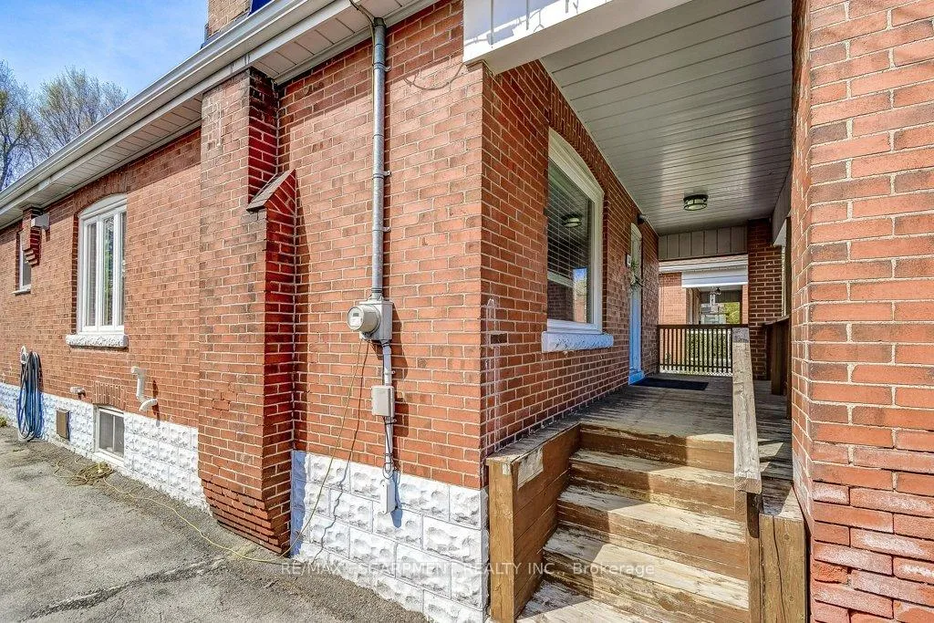 Photo 4 of 30 East 15TH Street, Hamilton, Inch Park — HOMEH