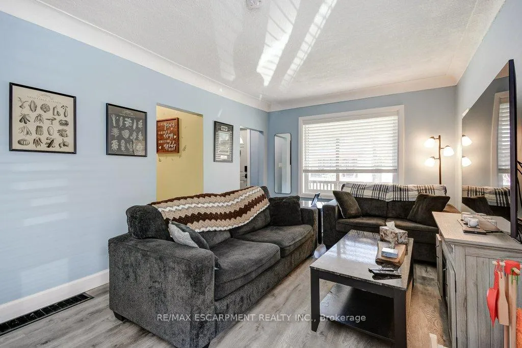 Photo 8 of 30 East 15TH Street, Hamilton, Inch Park — HOMEH