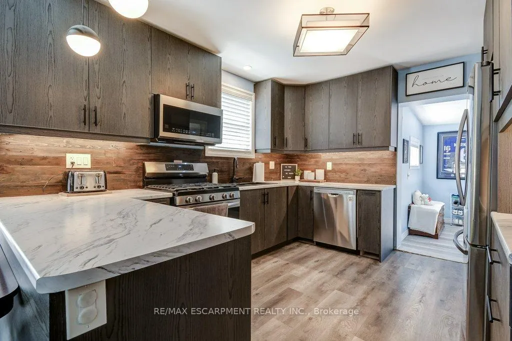 Photo 12 of 30 East 15TH Street, Hamilton, Inch Park — HOMEH
