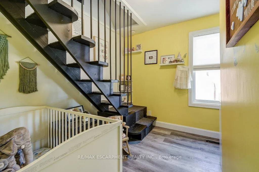 Photo 19 of 30 East 15TH Street, Hamilton, Inch Park — HOMEH